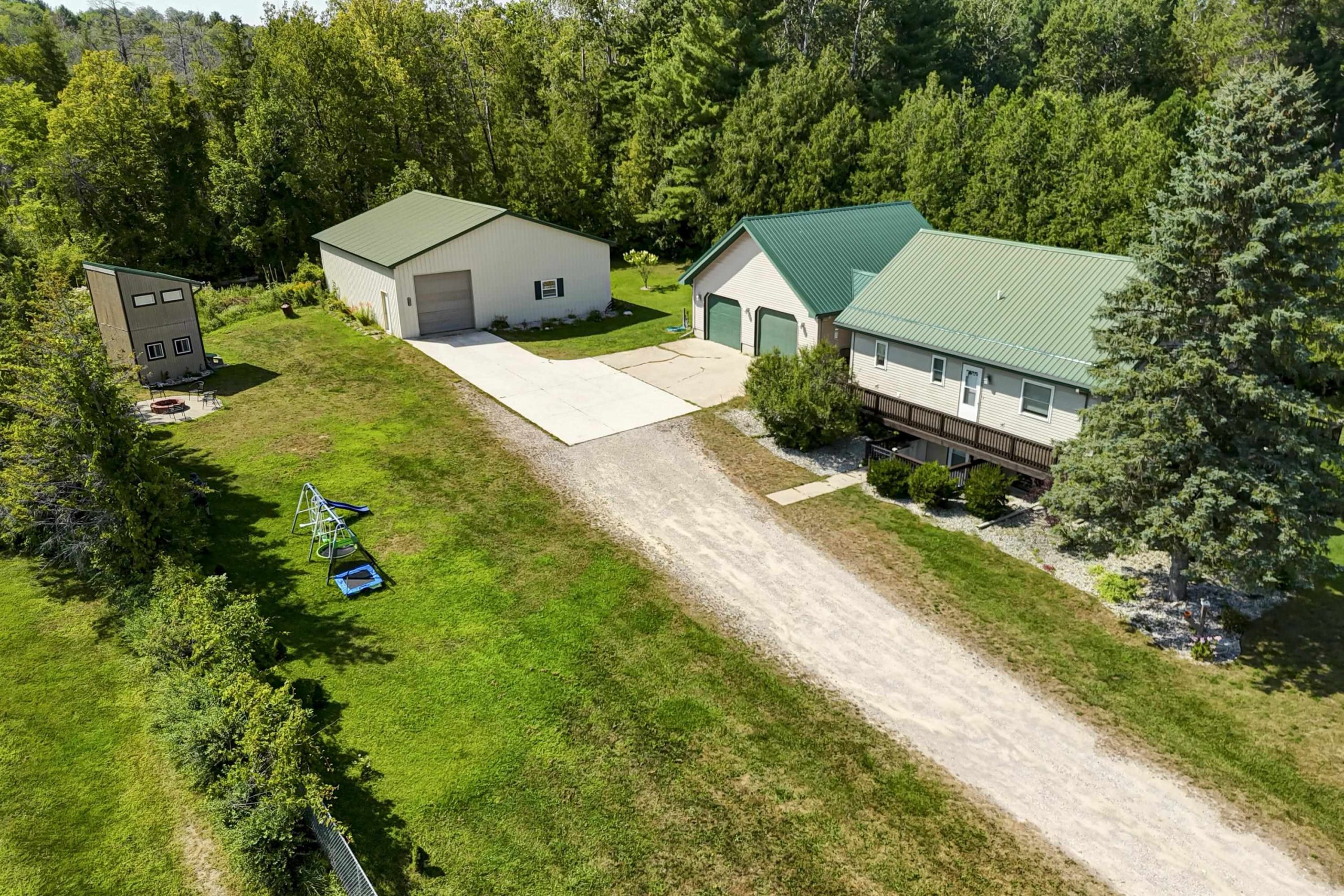8224 S Schomberg