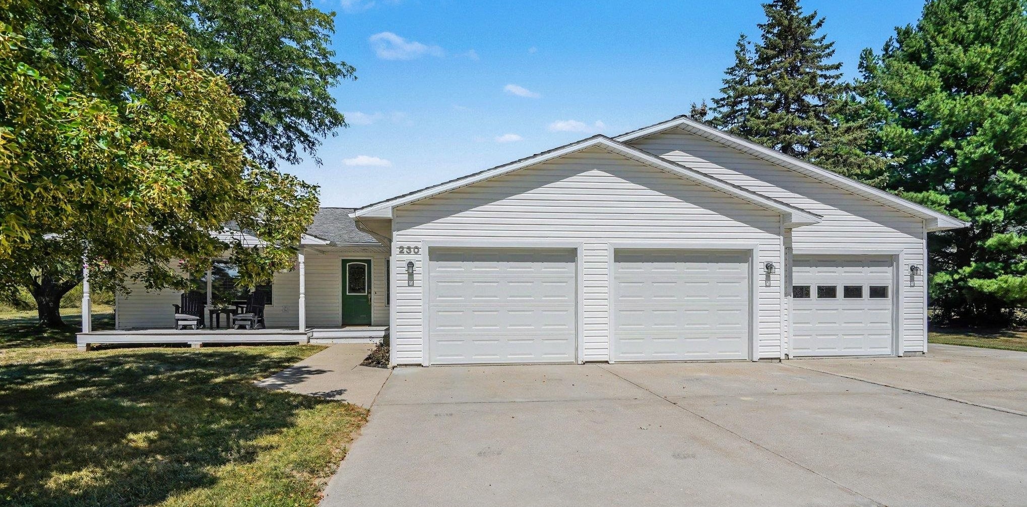 230 W Deerfield