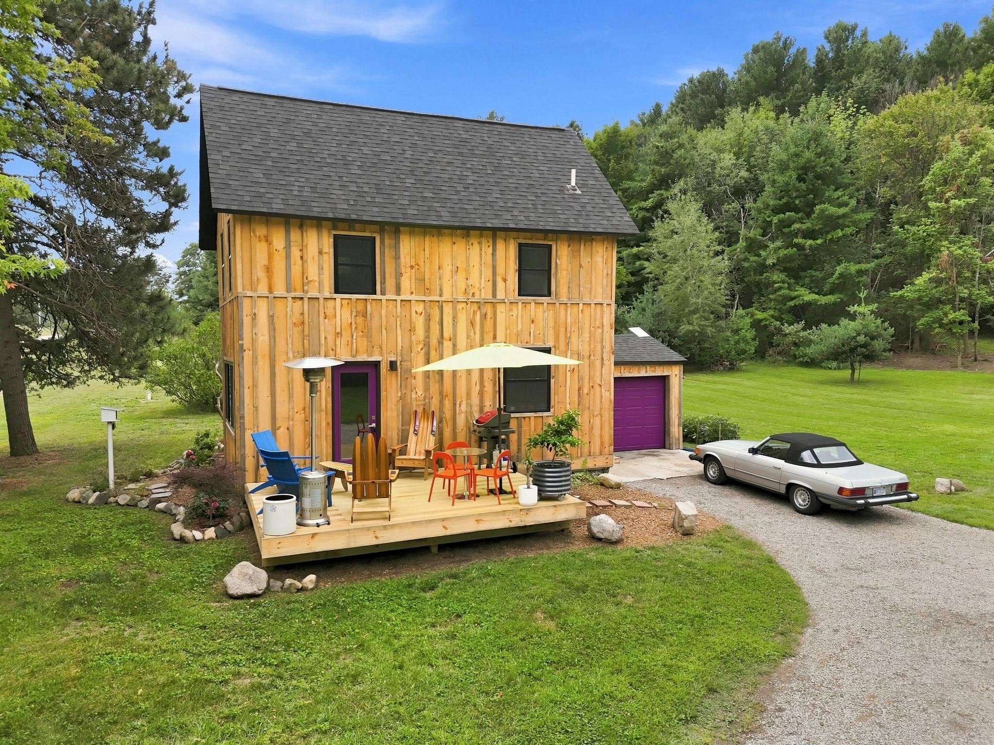 10102 Cherry AVE