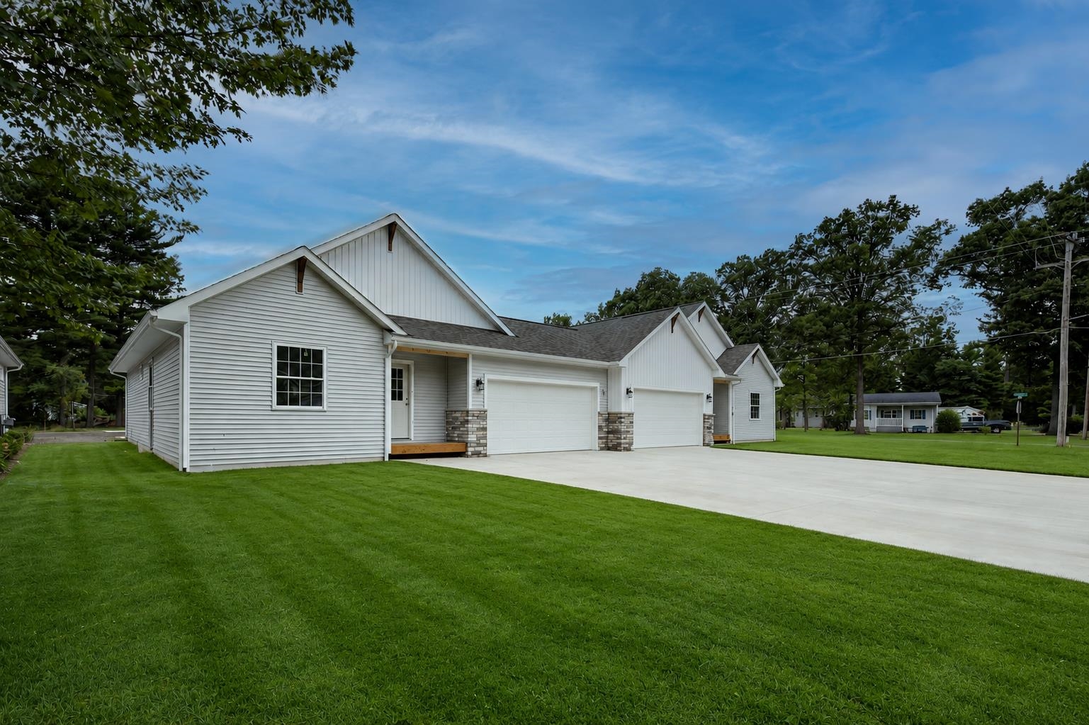 1706 Woodward