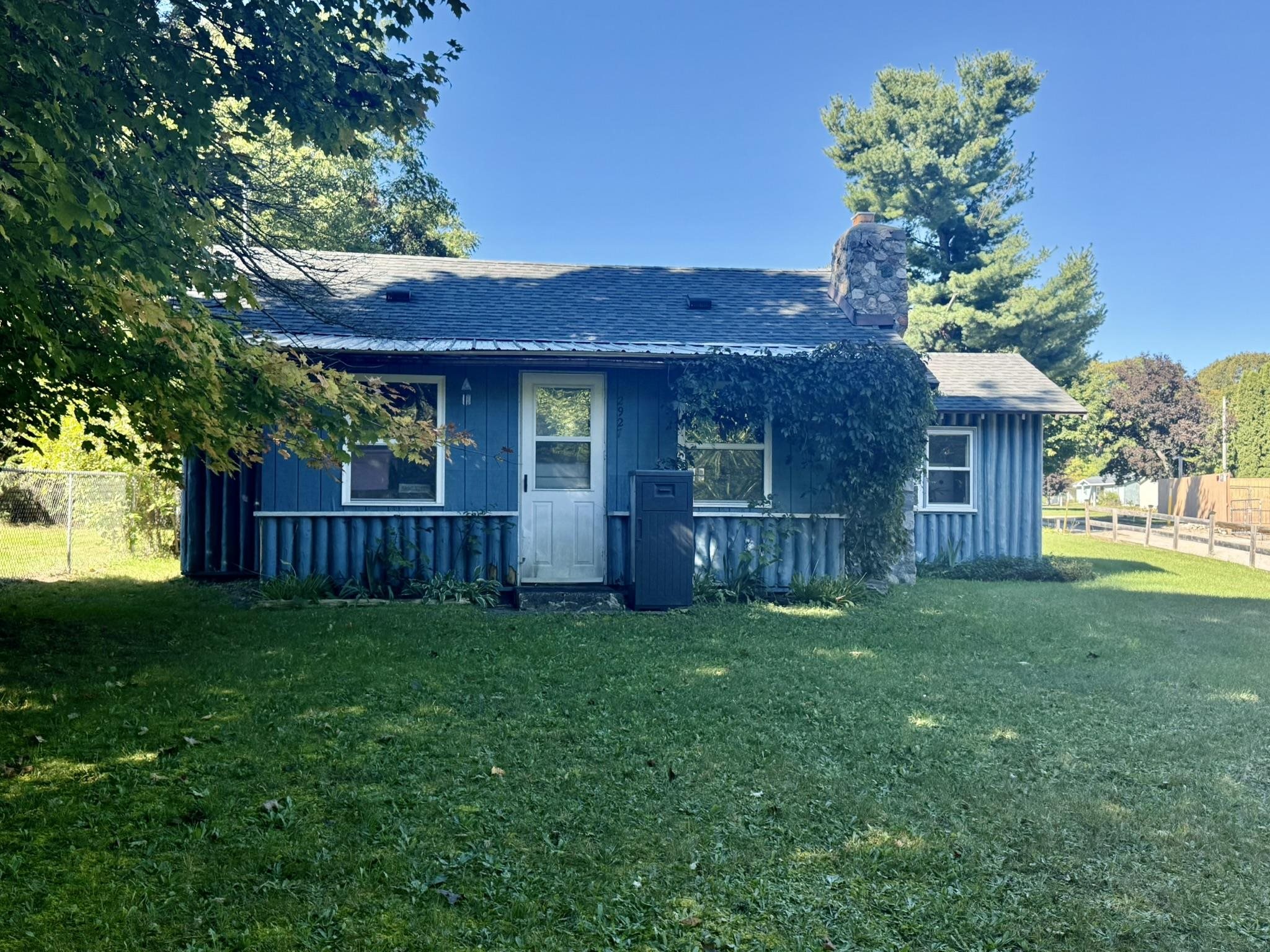 2927 N Main