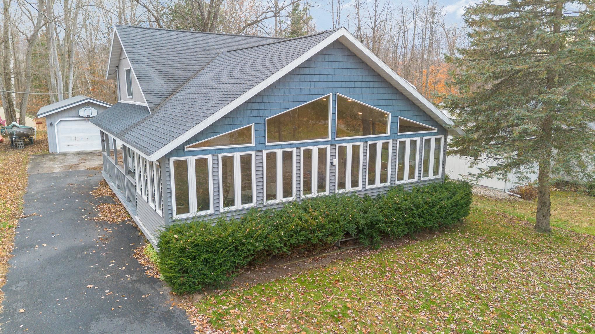 7549 Hillsdale DR