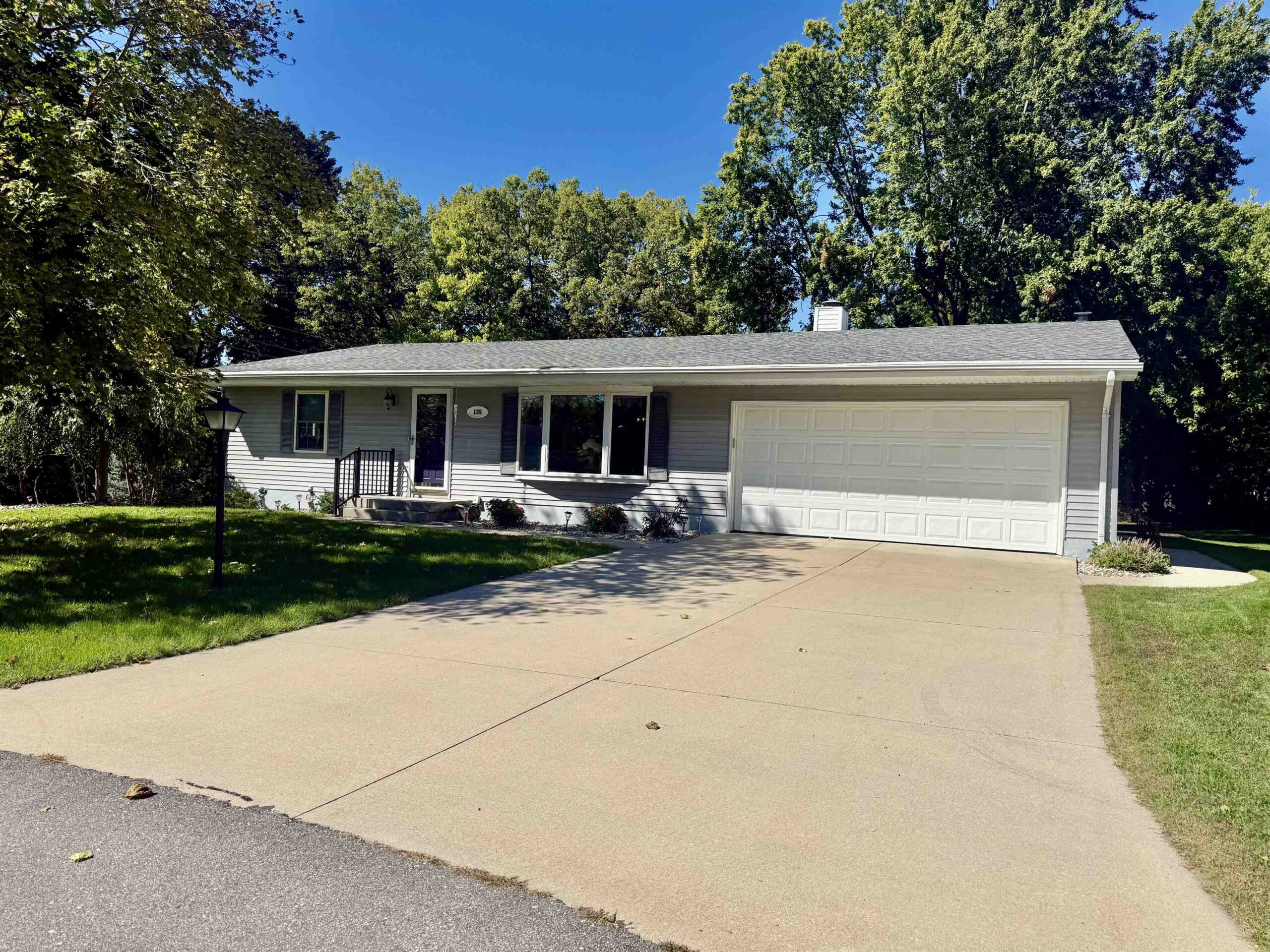 135 Fox PL