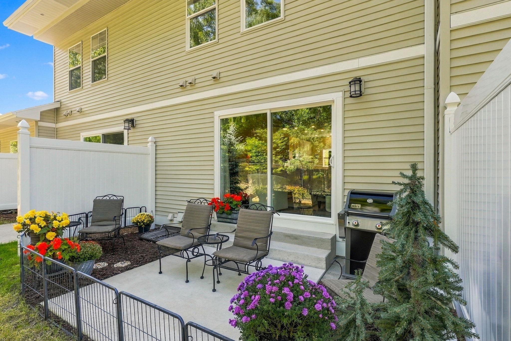 1554 Simsbury