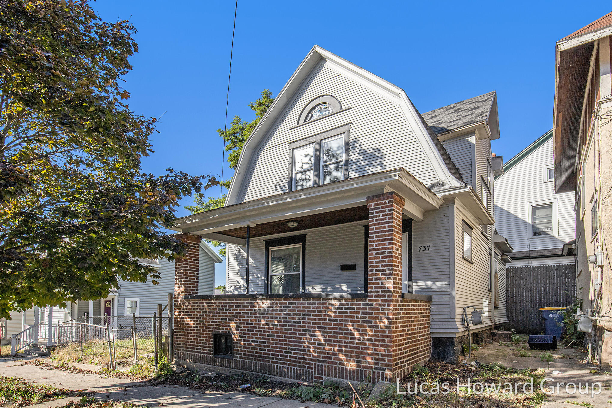 737 Dolbee Avenue SE