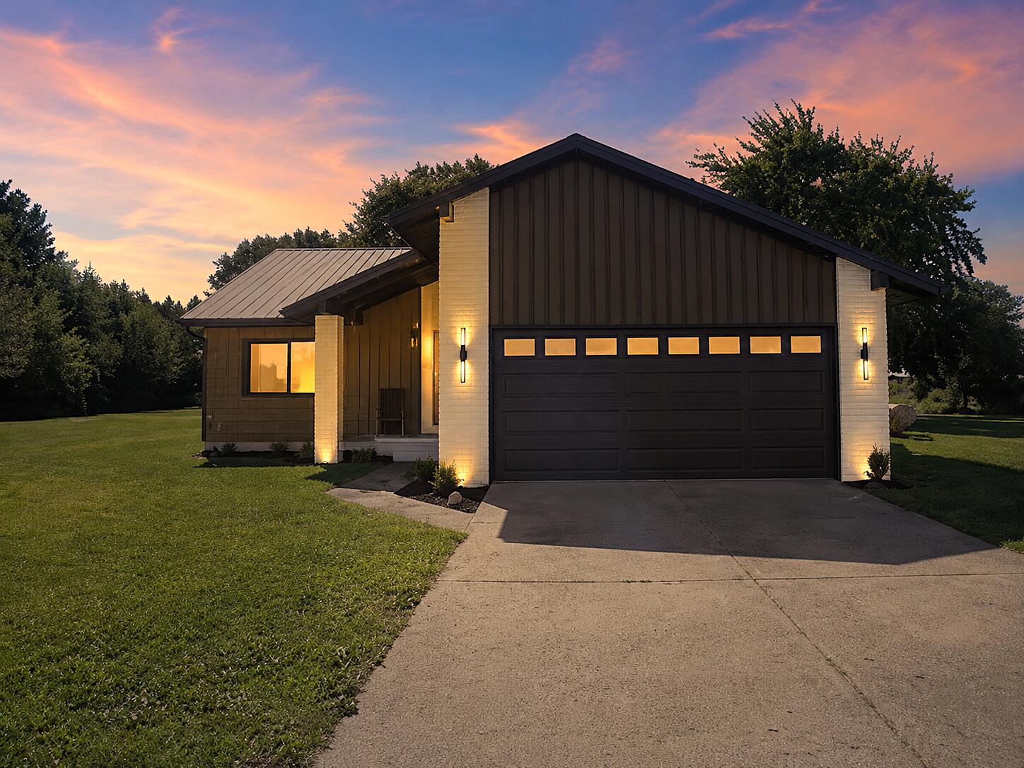13805 Riverside Drive