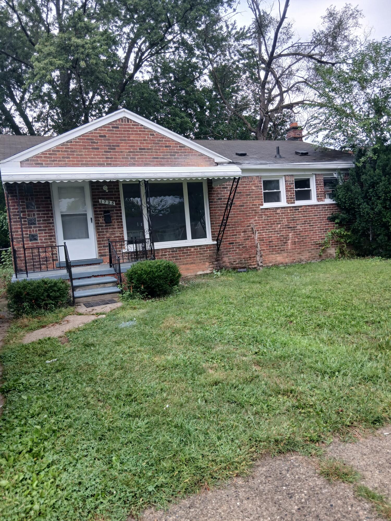 1735 Meadow Lane