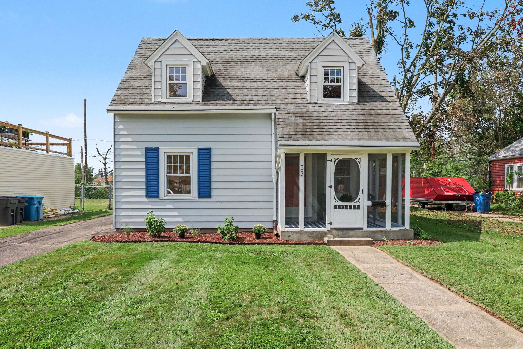33 Pleasant Avenue