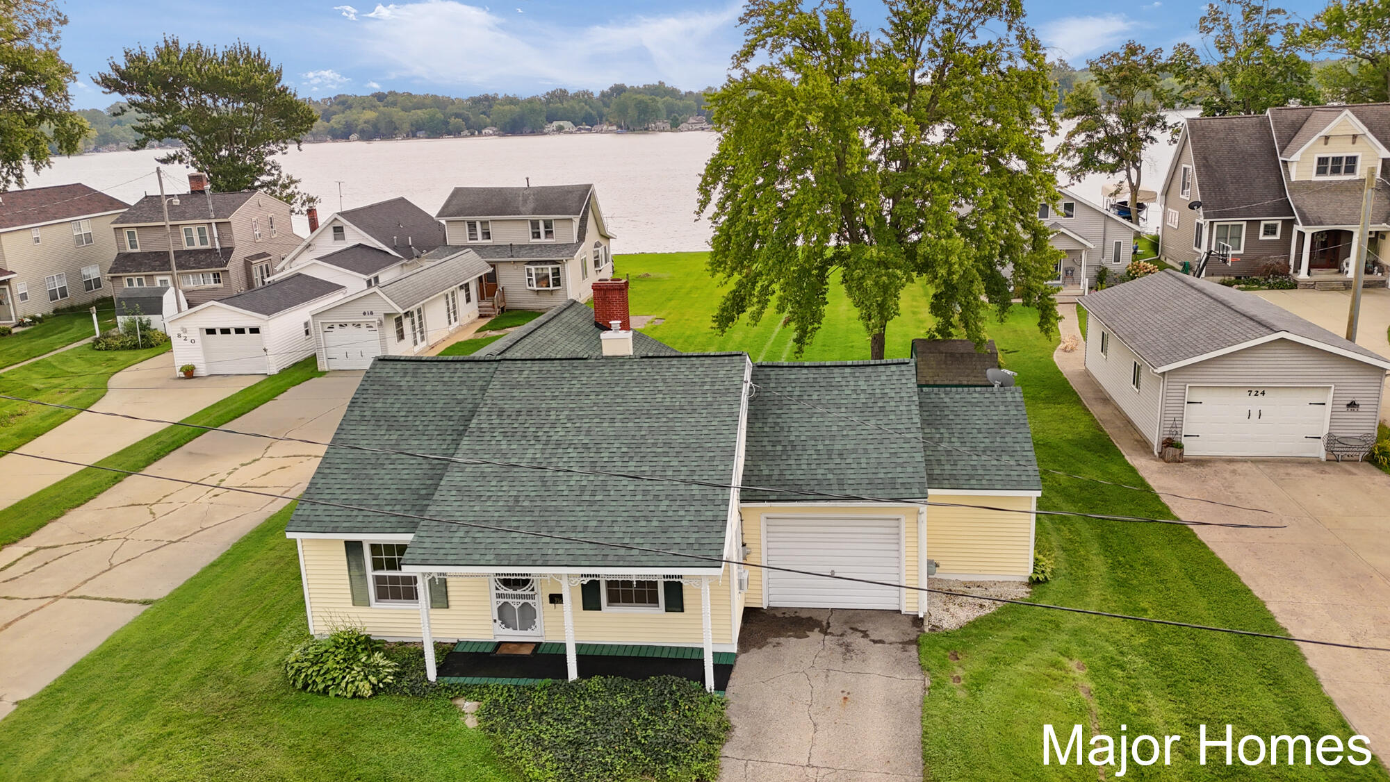 734 Lakeview Drive