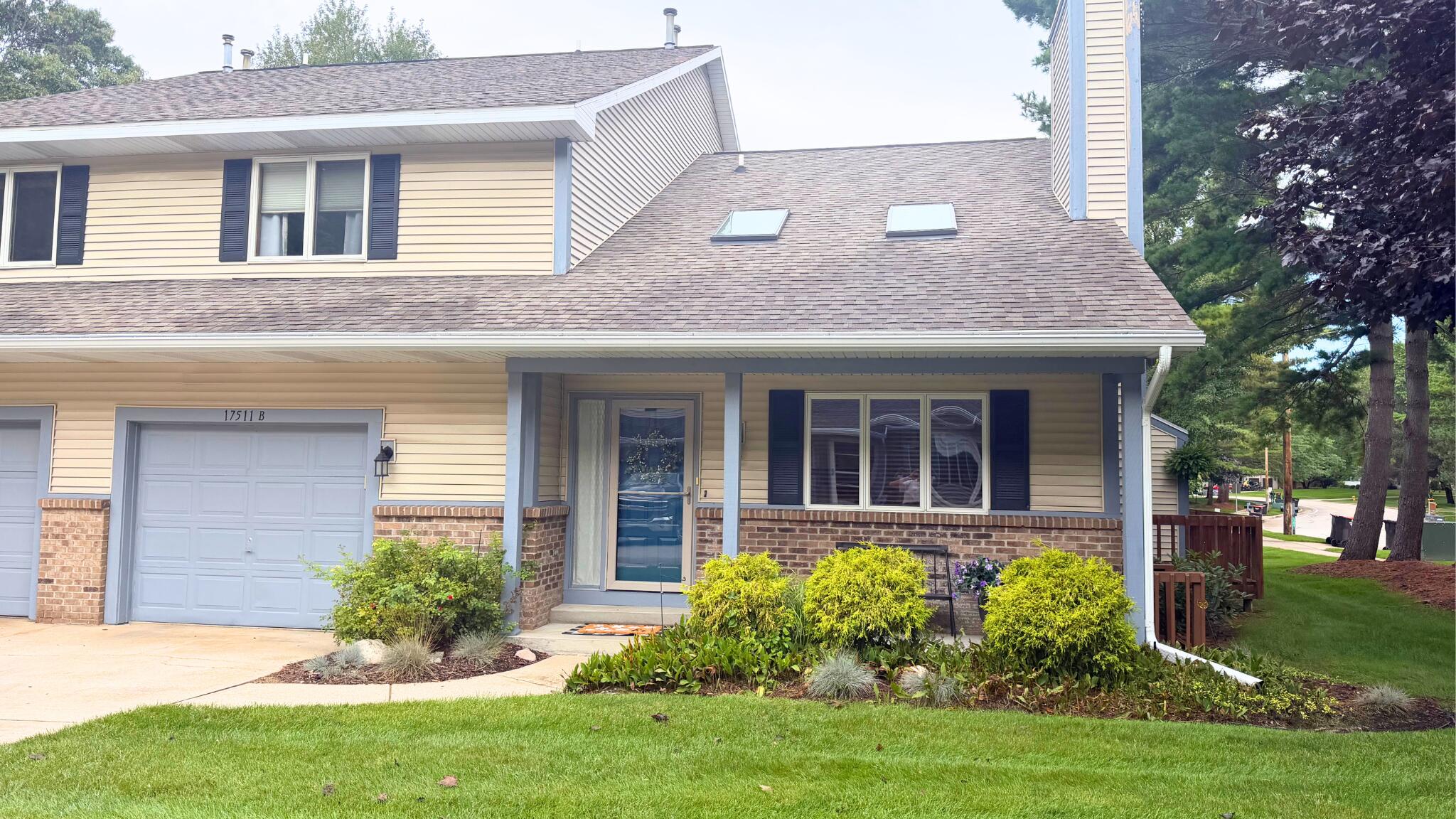 17511 Parkwood Drive Unit: B