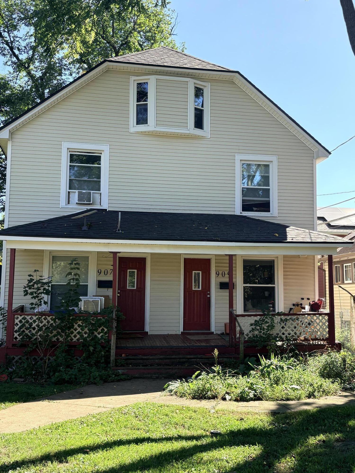 907/909 Rose Court