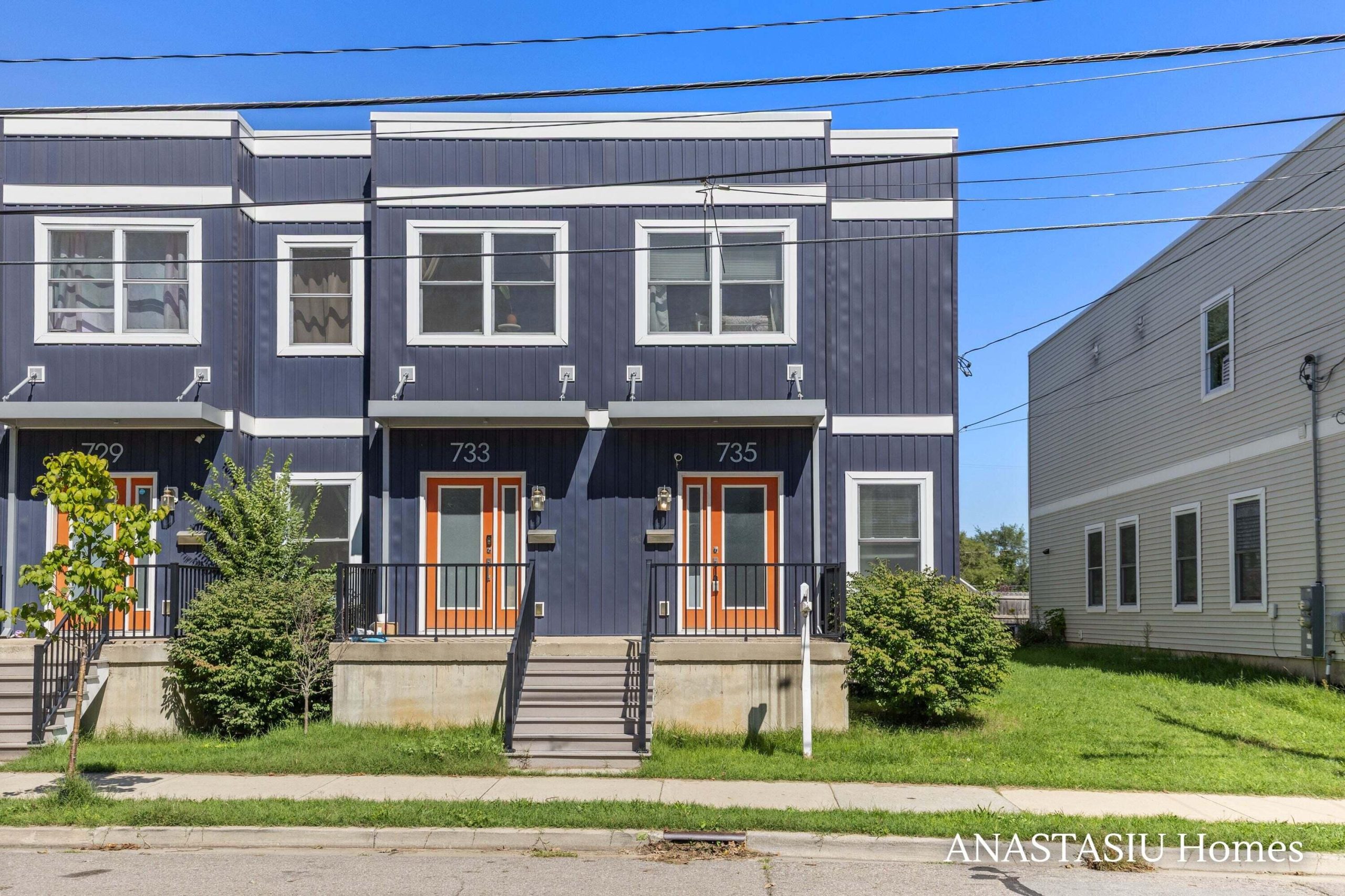 735 Bates Street SE