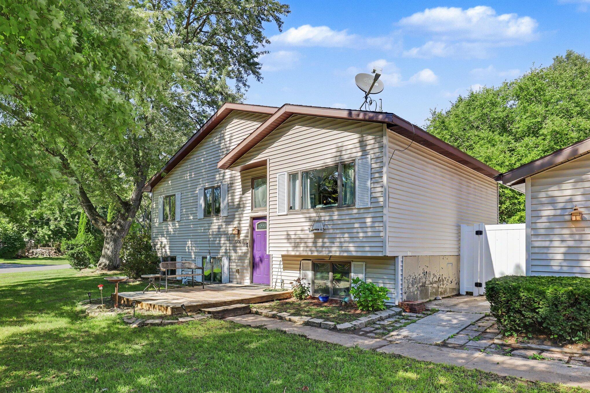 1300 Crescent Street