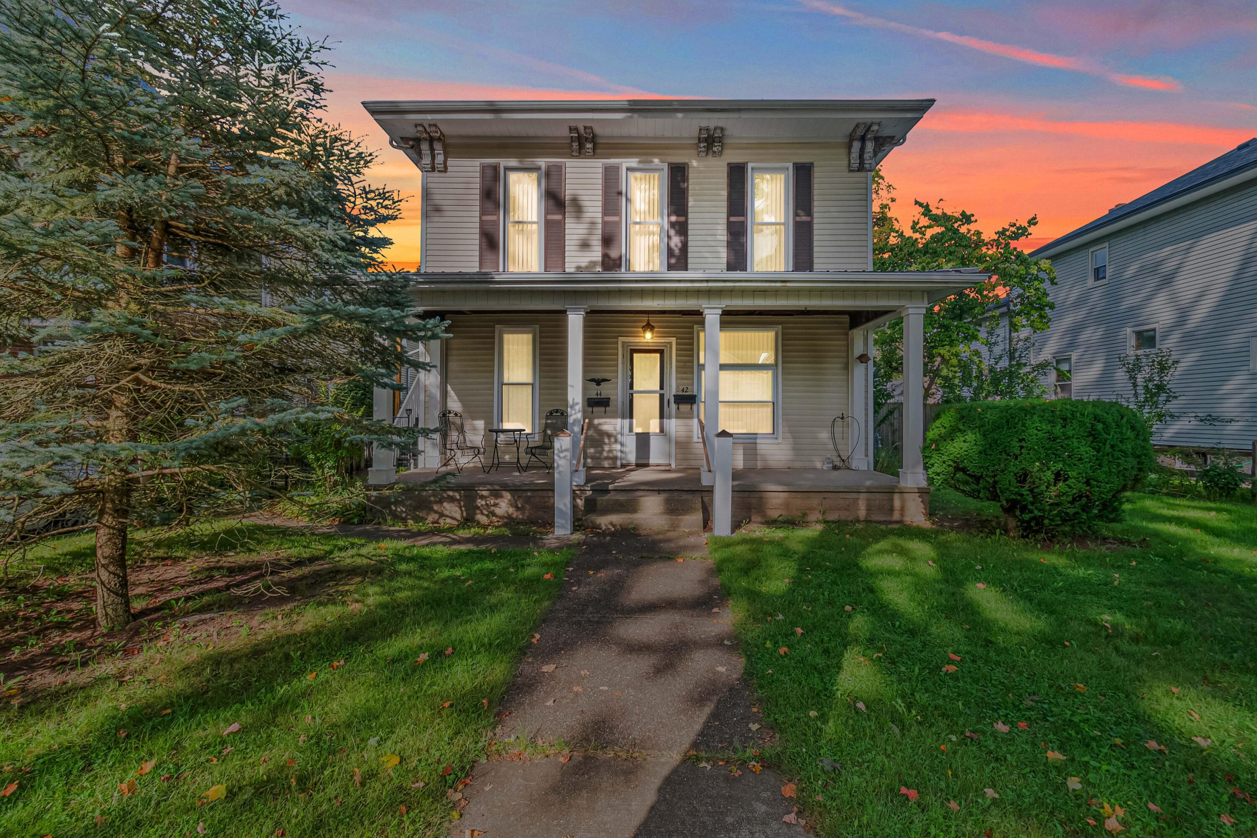 44 Budlong Street