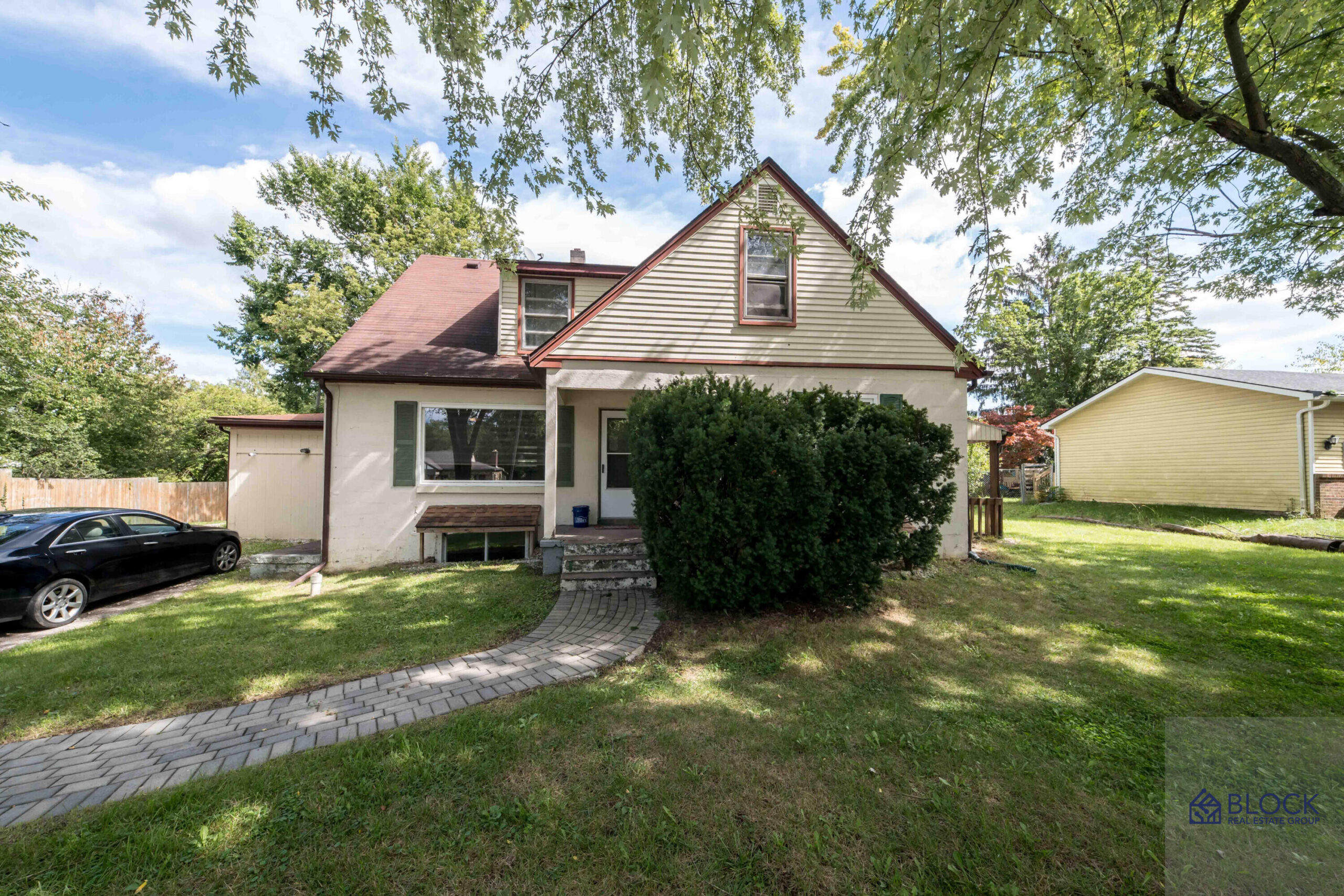 1860 N Maple Road