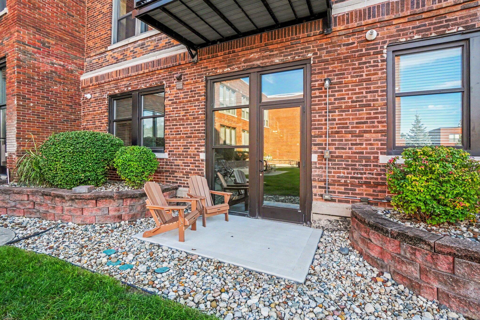 460 Broadway Street Unit: 103