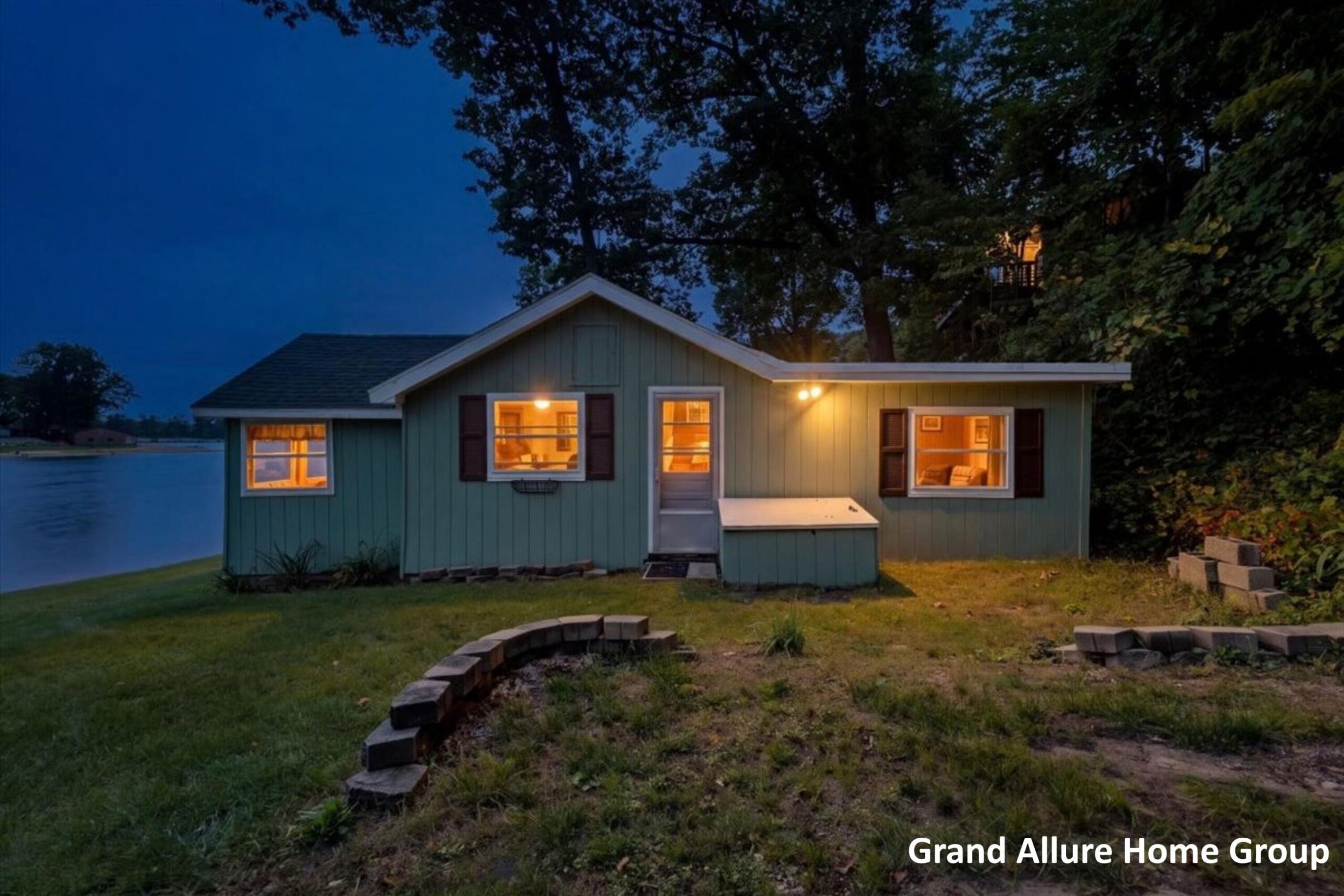 2667 W Selkirk Lake Drive