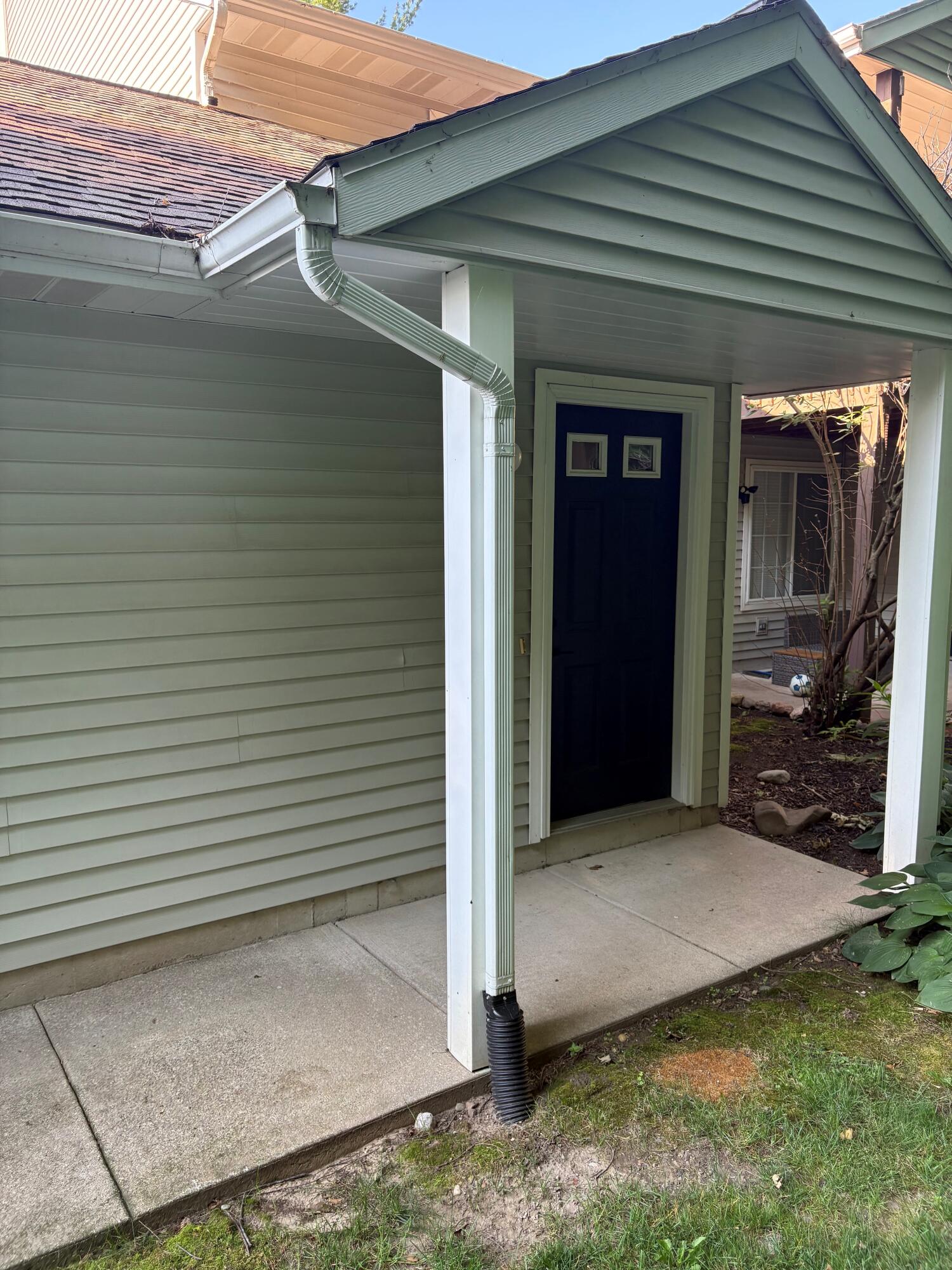 217 Hunters Lane NE Unit: 6
