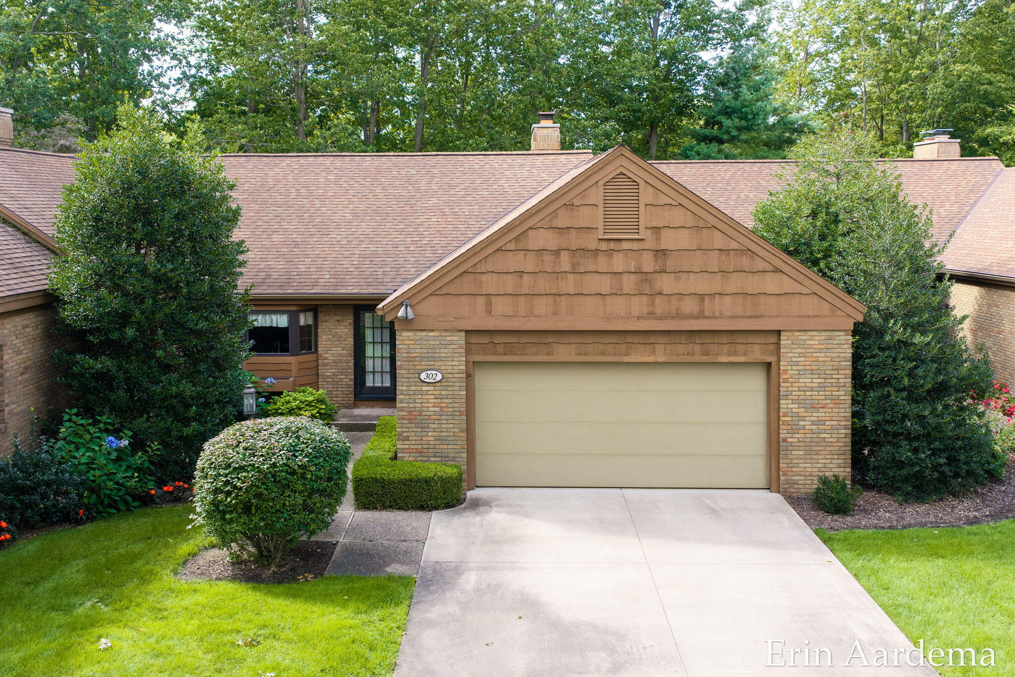 302 Foxcroft Circle