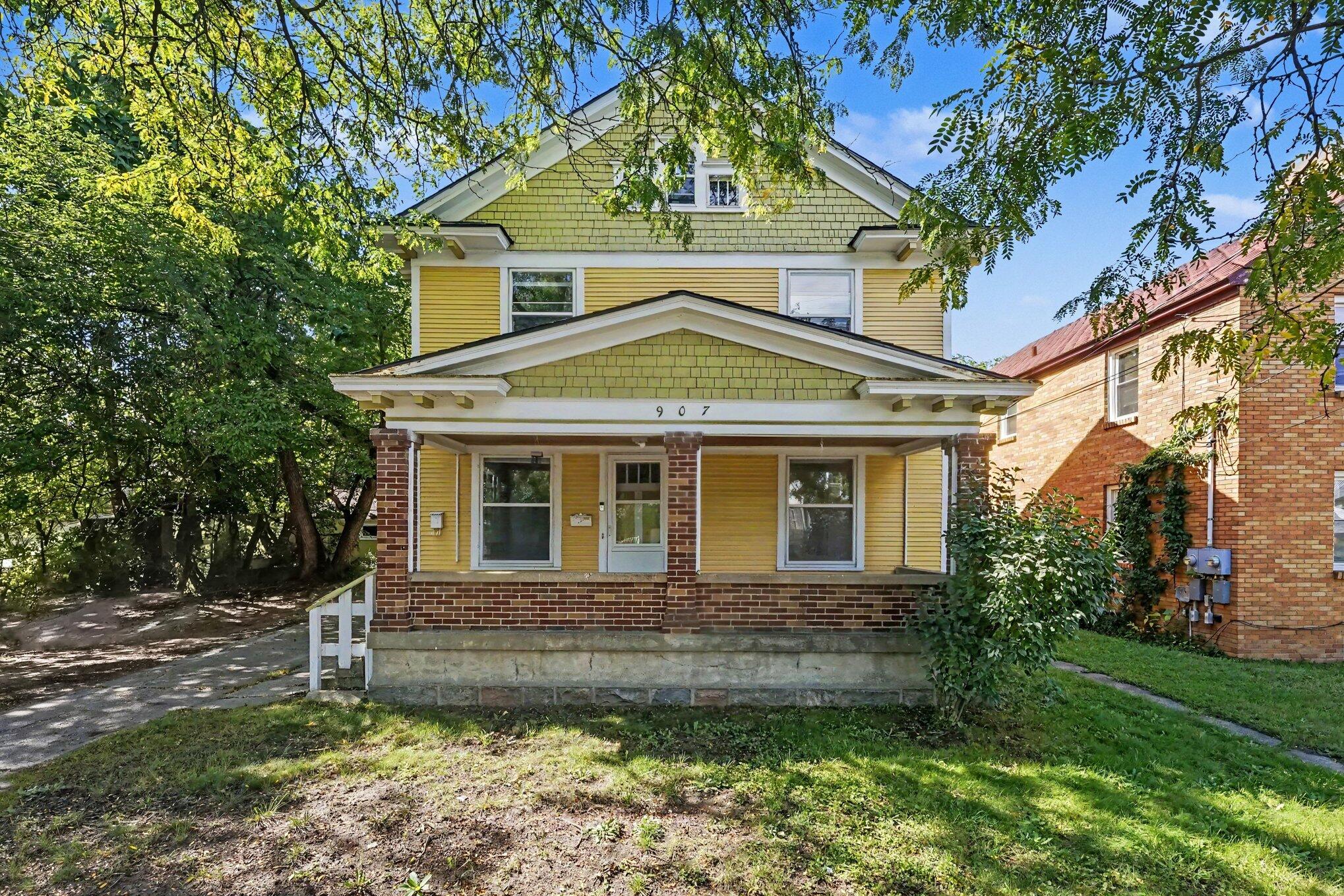 907 Kalamazoo Avenue SE