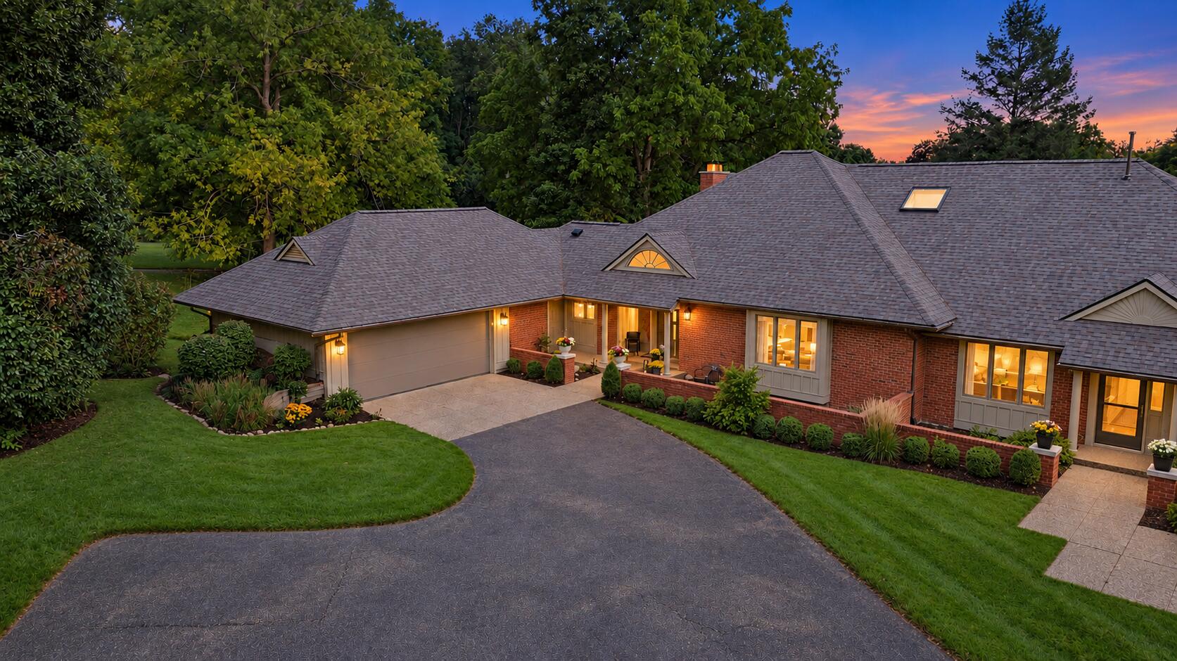 3452 Charlevoix Drive SE Building: 7 Unit: 16