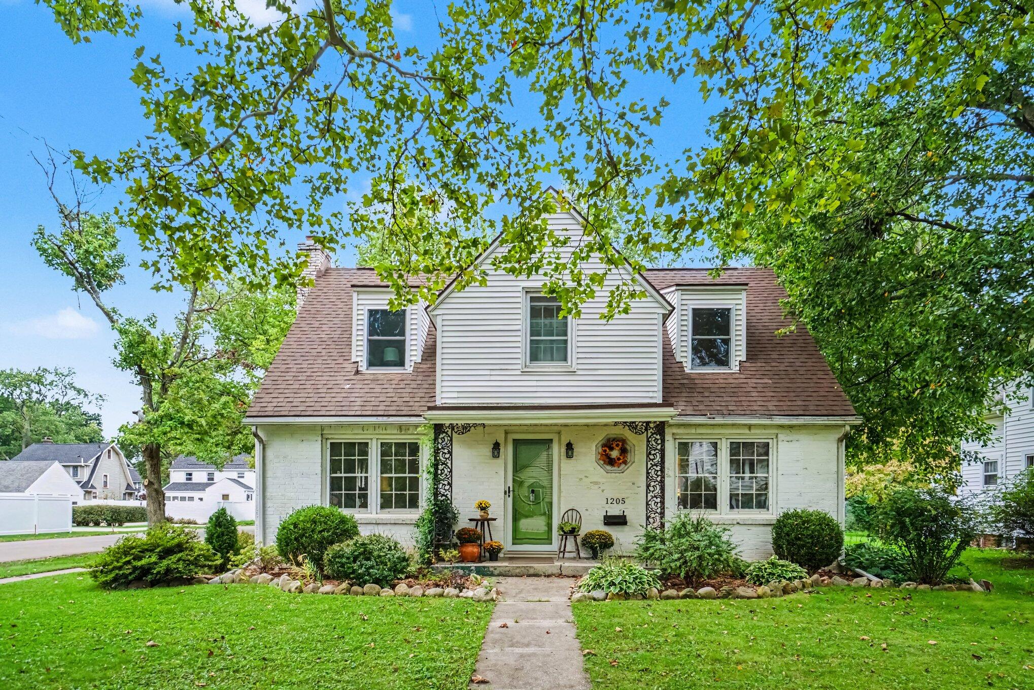 1205 Cambridge Drive