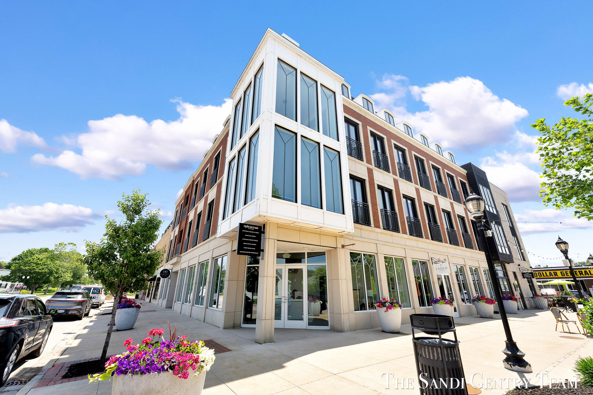 110 W Savidge Street Unit: 206