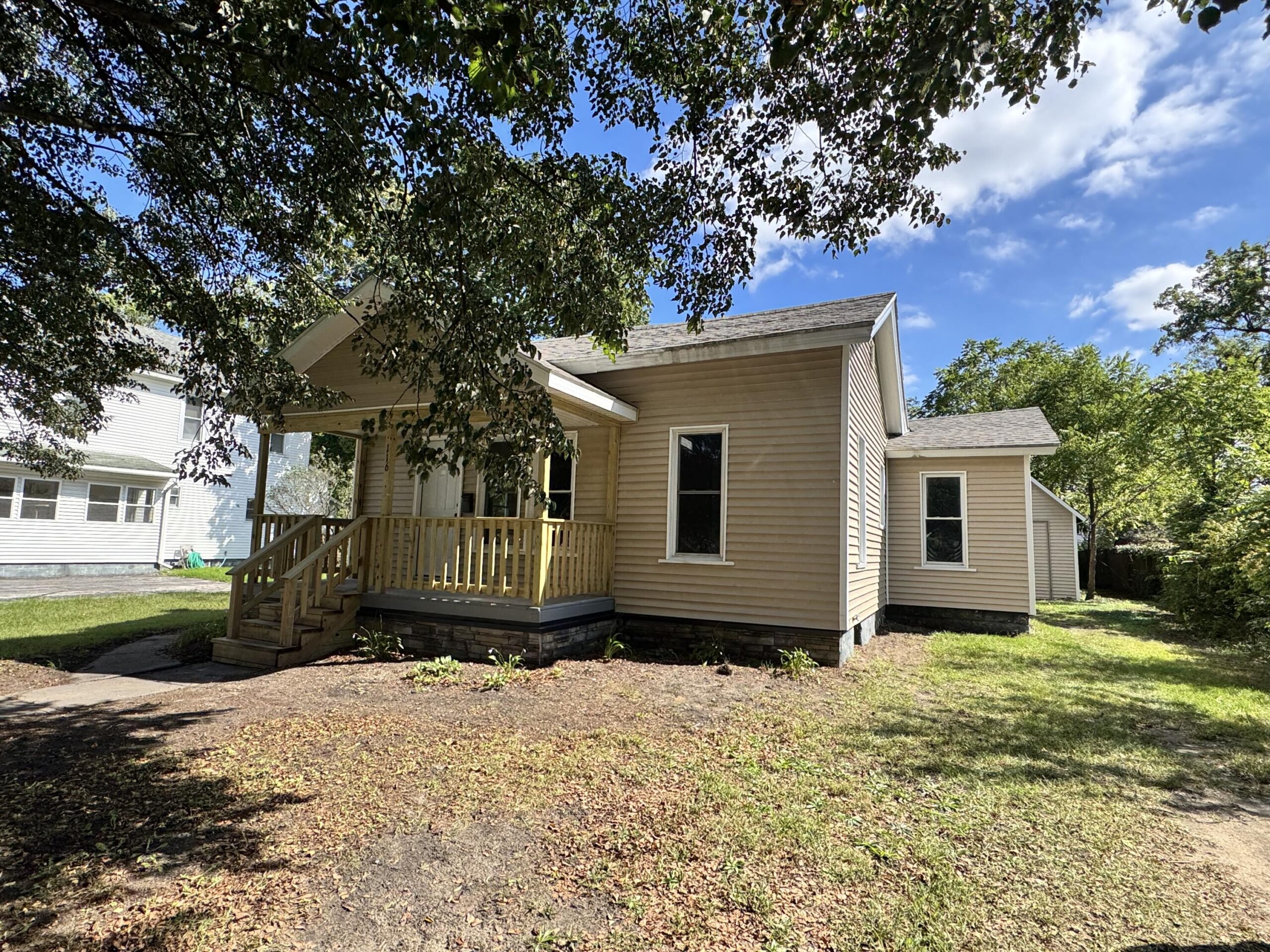 116 E Railroad Street