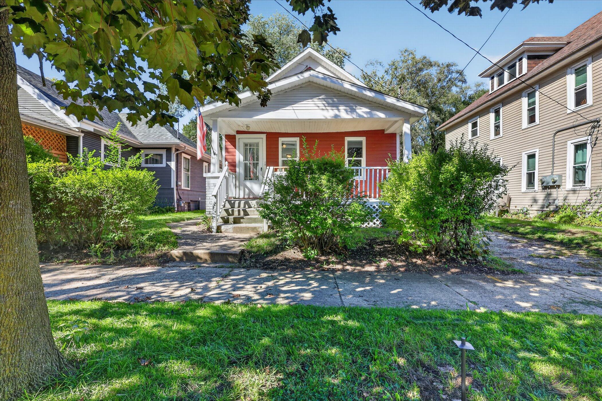 945 Jennette Avenue NW