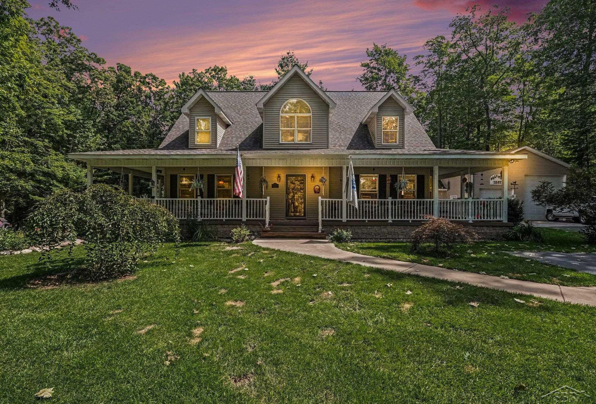 1287 Adams DR