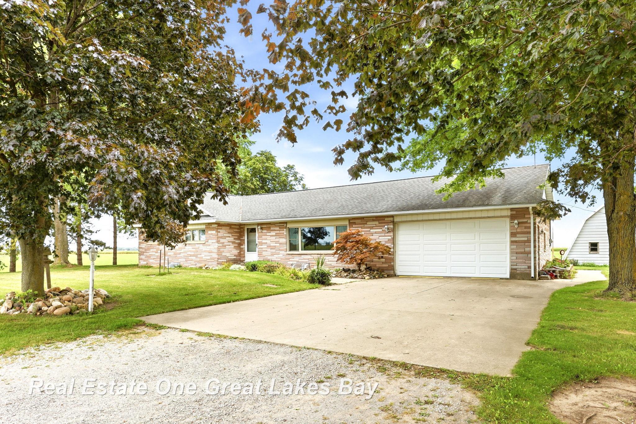 1449 S Farley RD