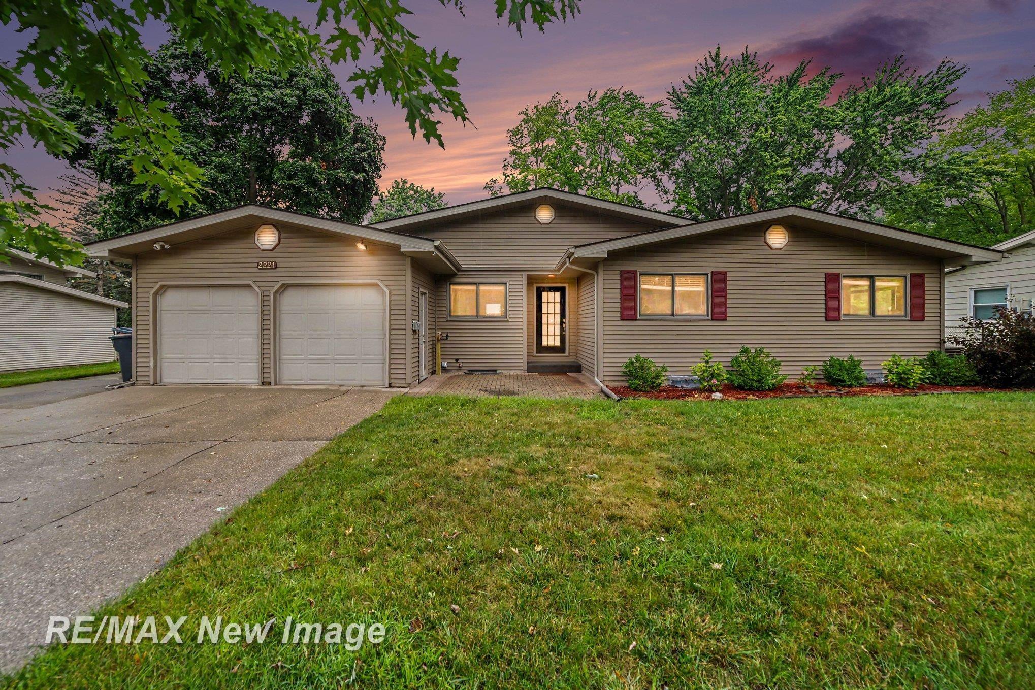 2221 Lambros DR
