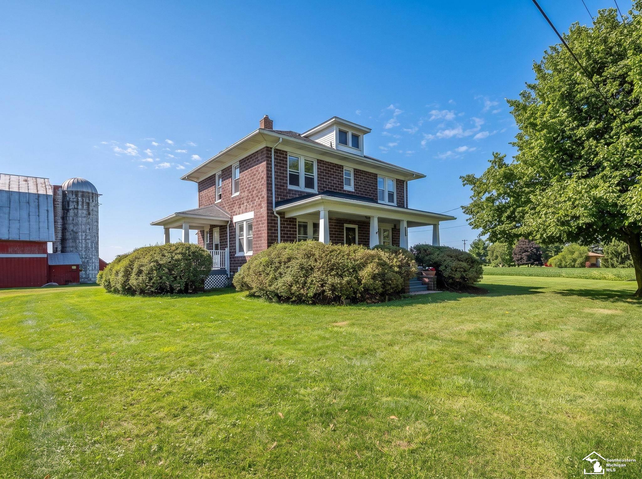 2454 E Labo RD