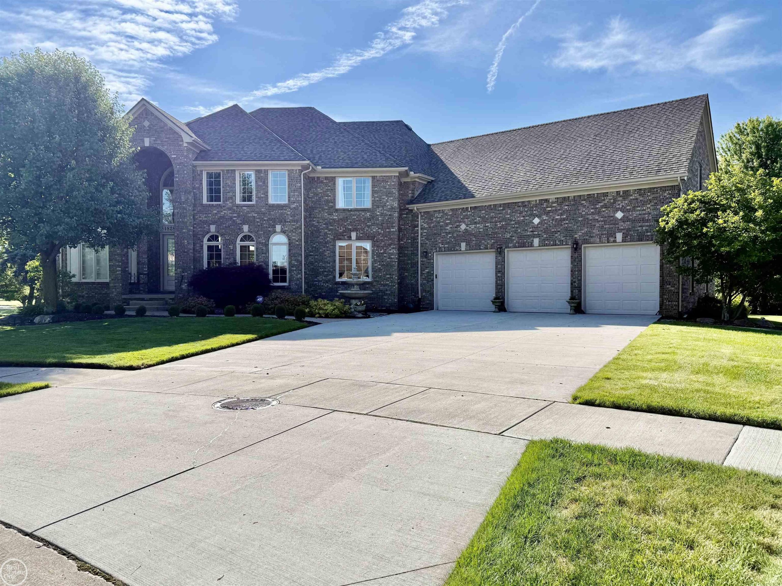 54828 Danielle ST