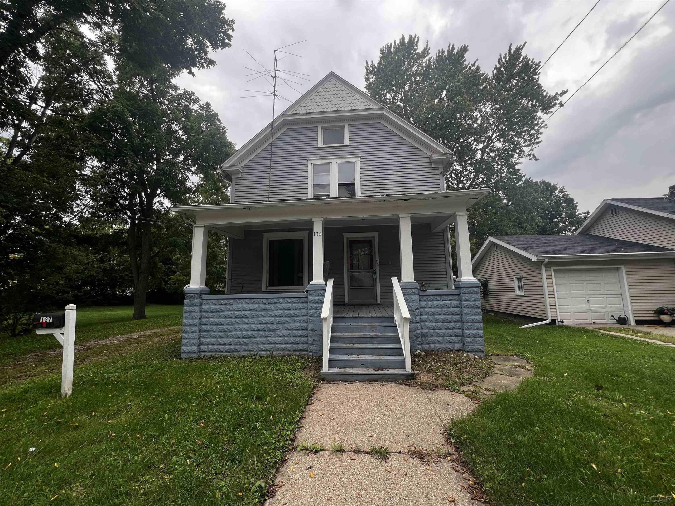 135 N Mckenzie ST