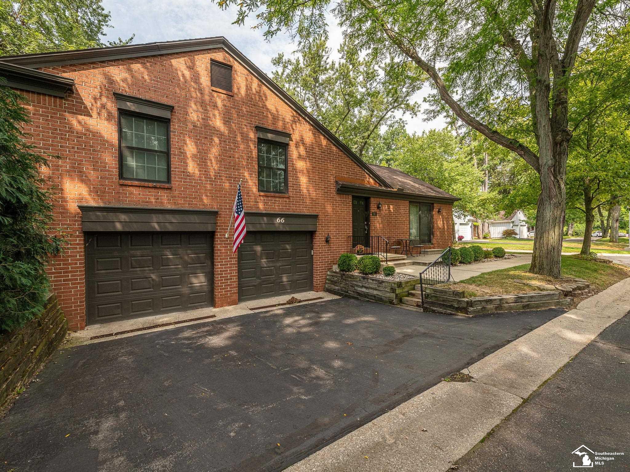 66 Linswood DR