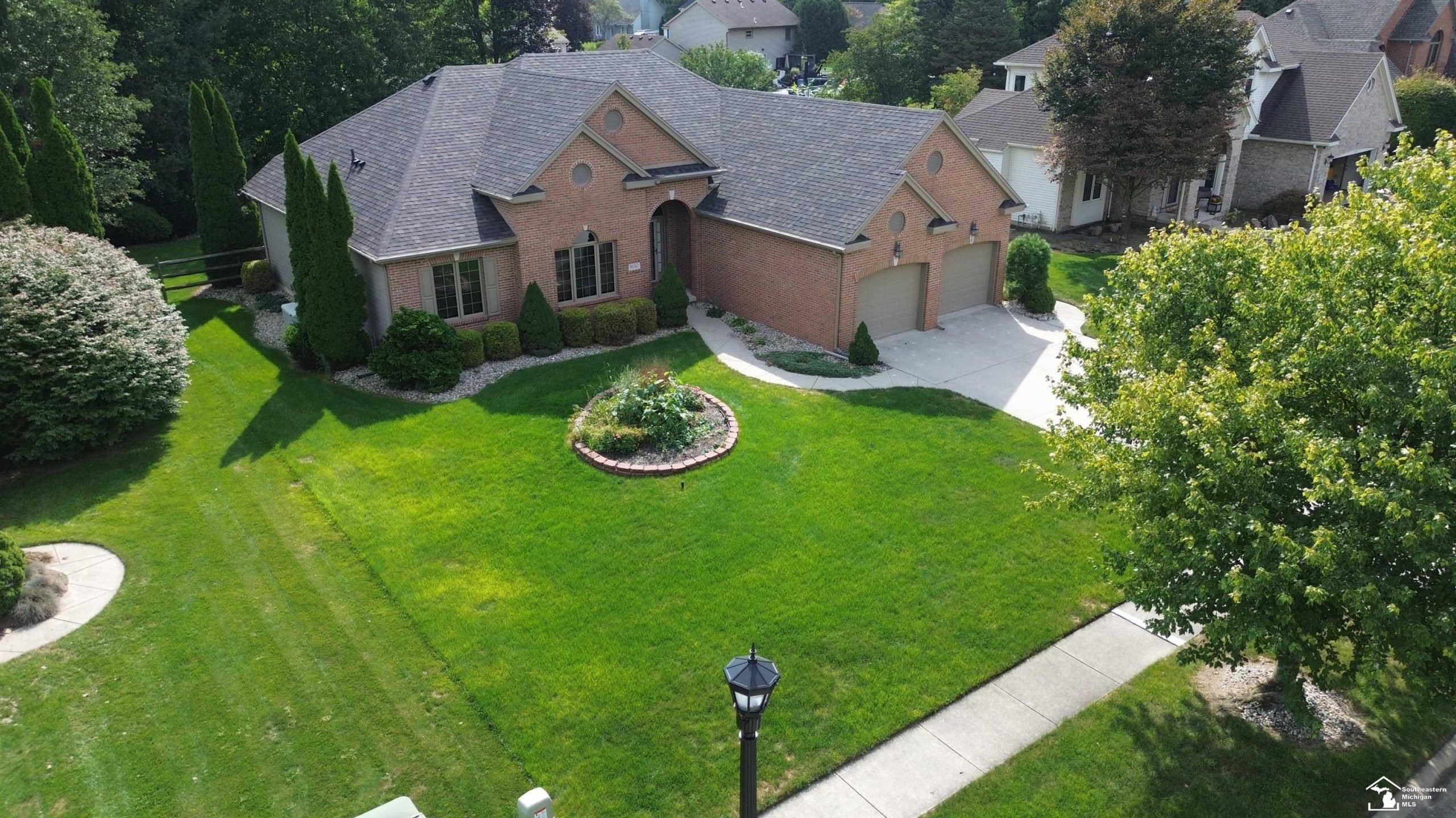 8110 High Oaks DR