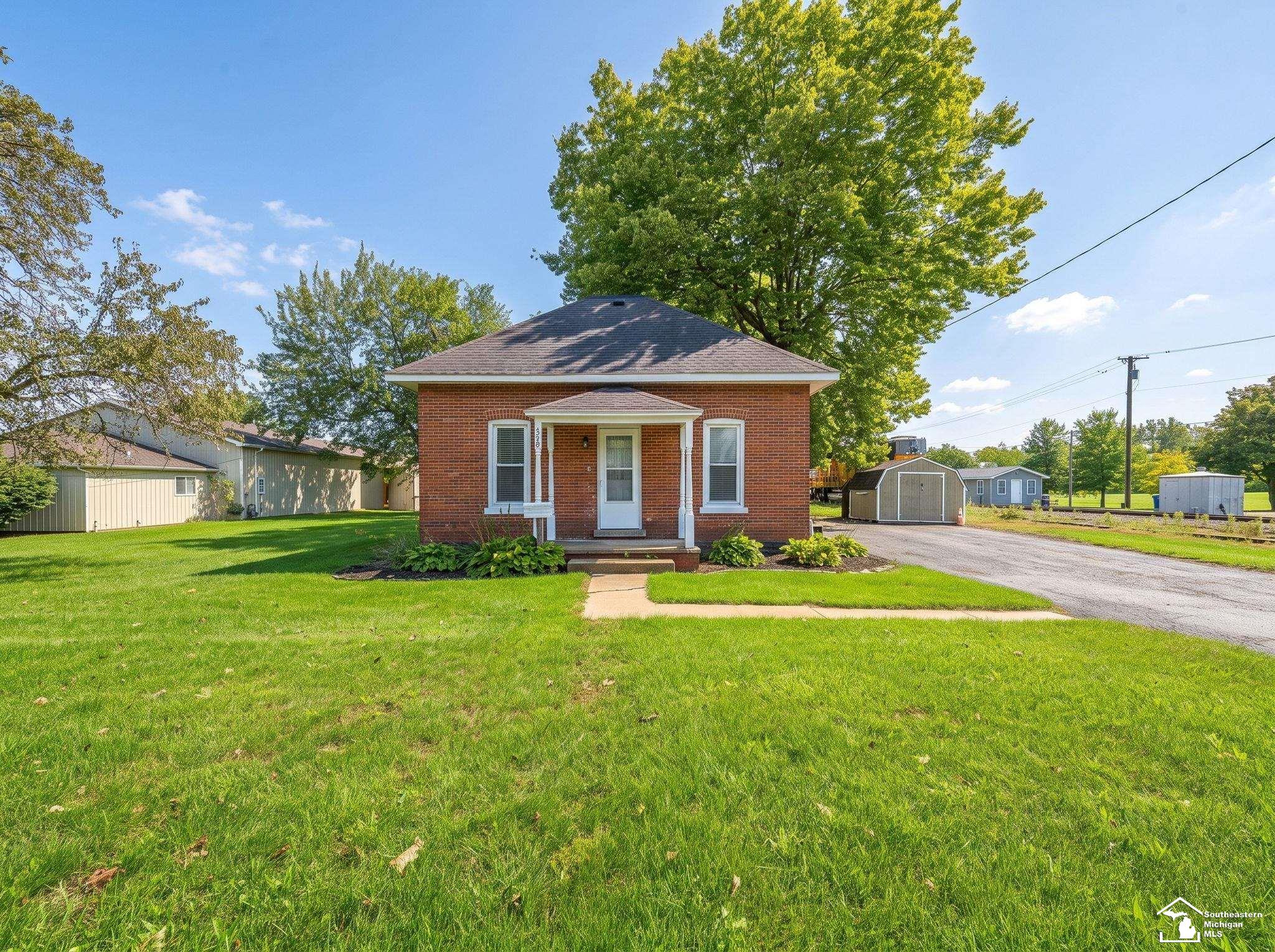 610 E Main ST