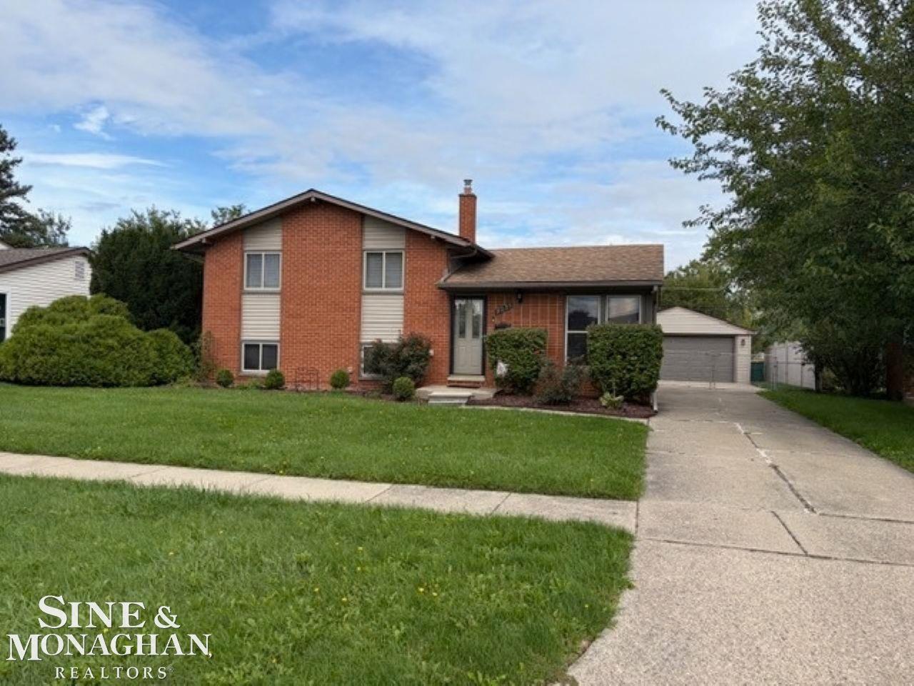 2331 Parliament DR