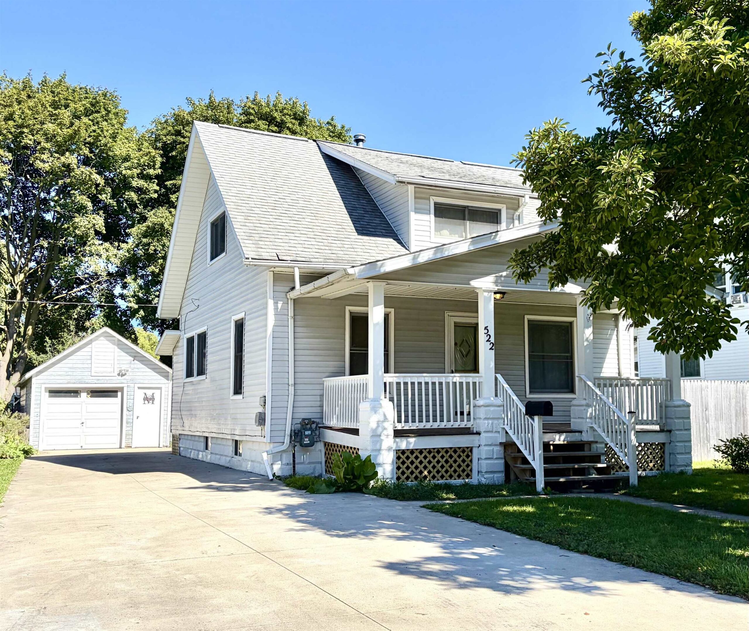 522 Ryan ST
