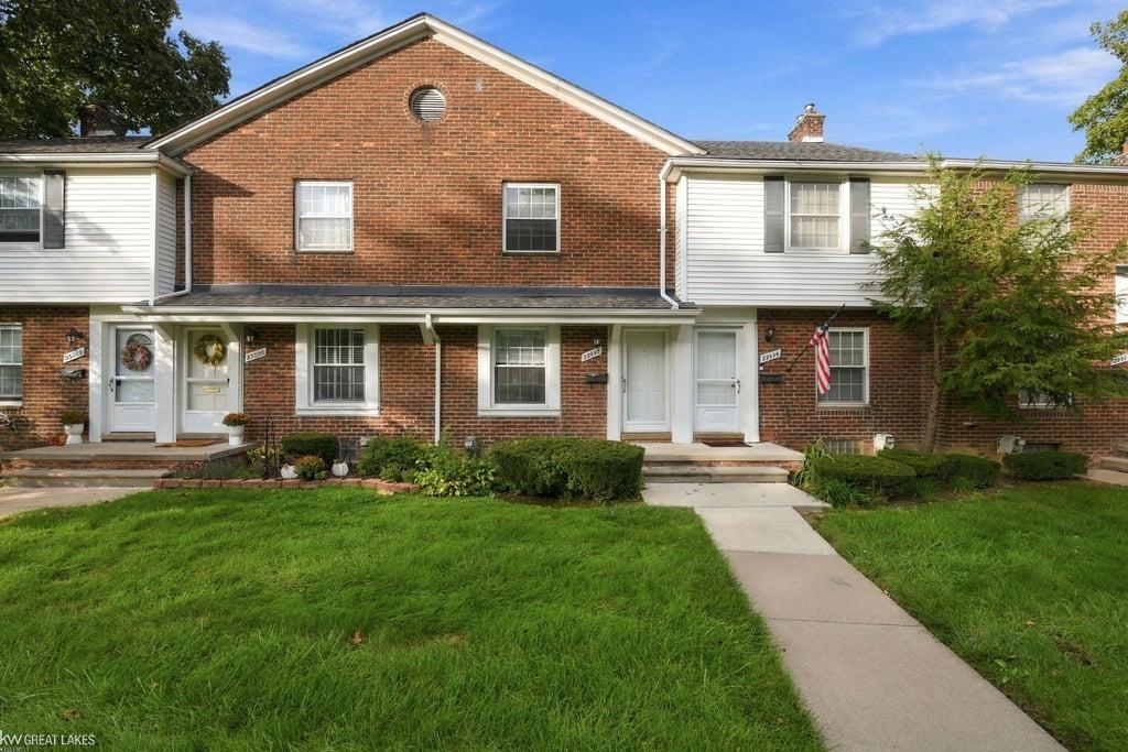22998 Gary LN