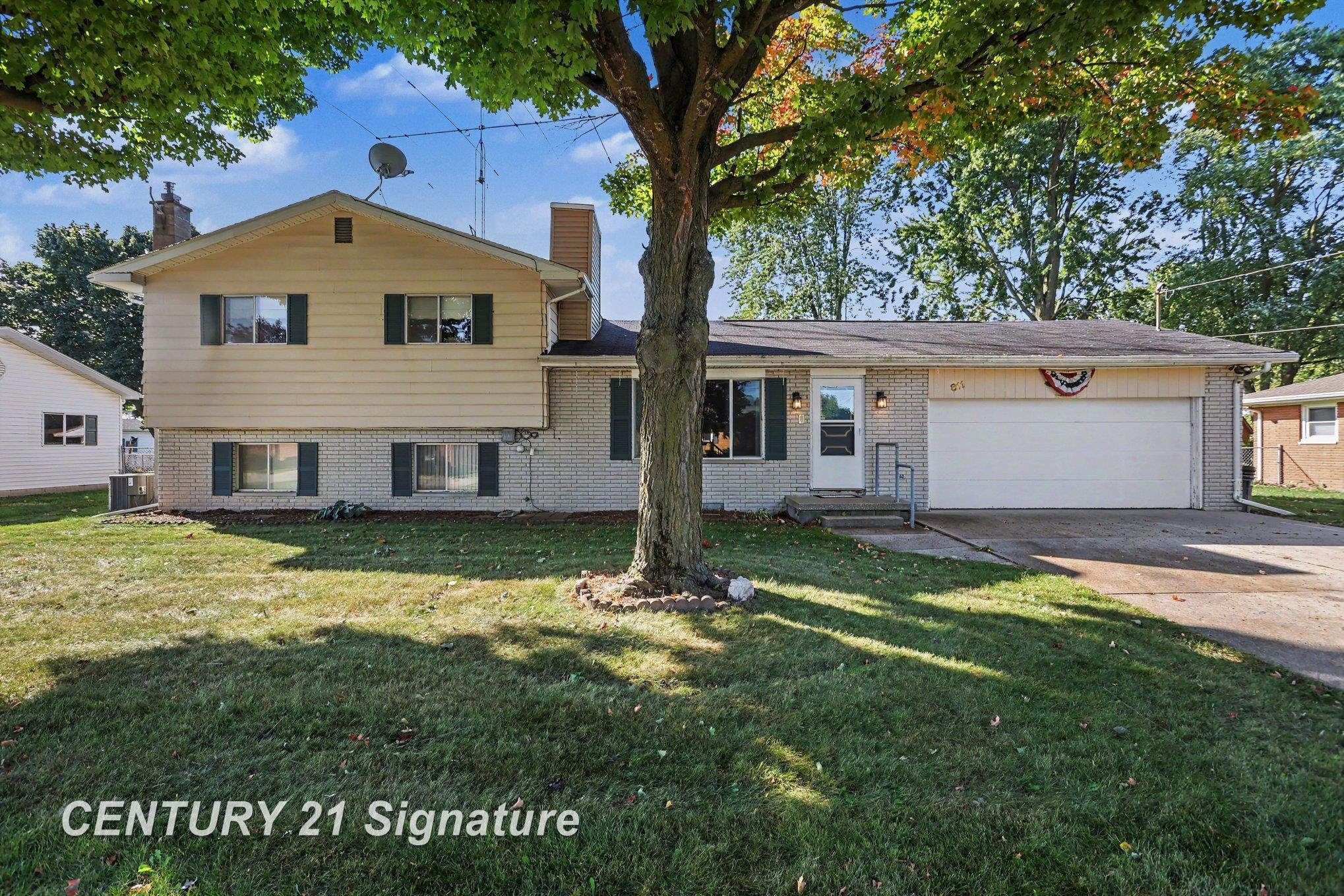 811 Doro LN