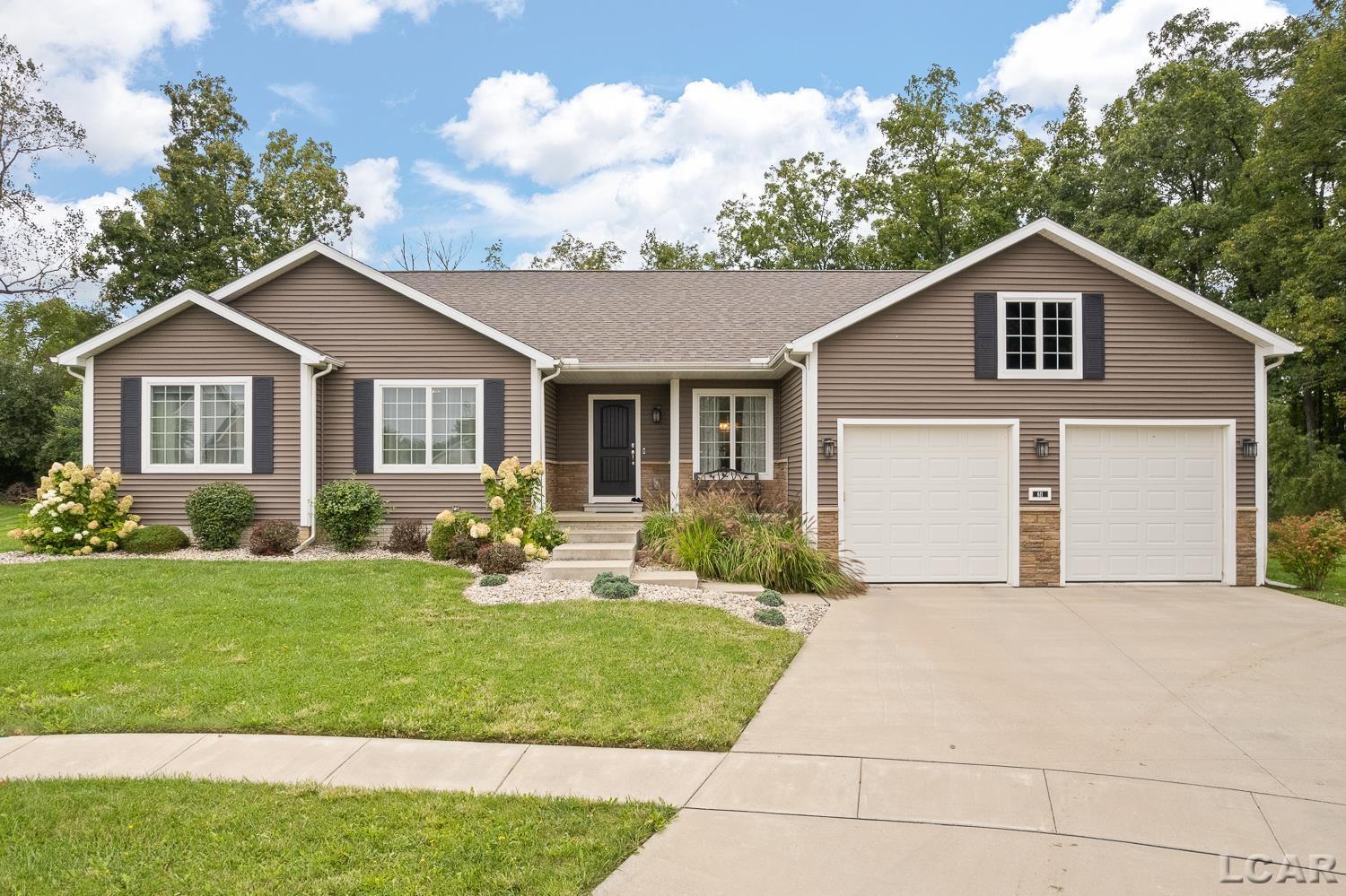 611 RED MAPLE DR