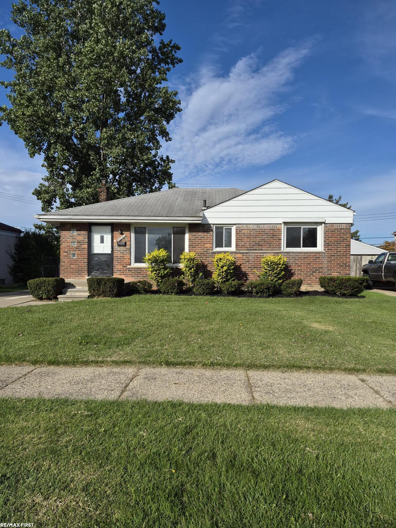 25071 Barbara ST