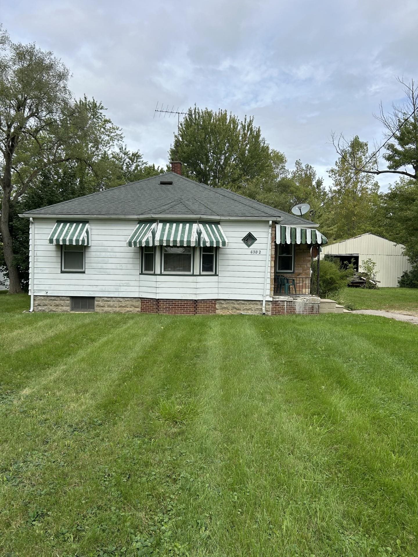 6302 Corunna RD