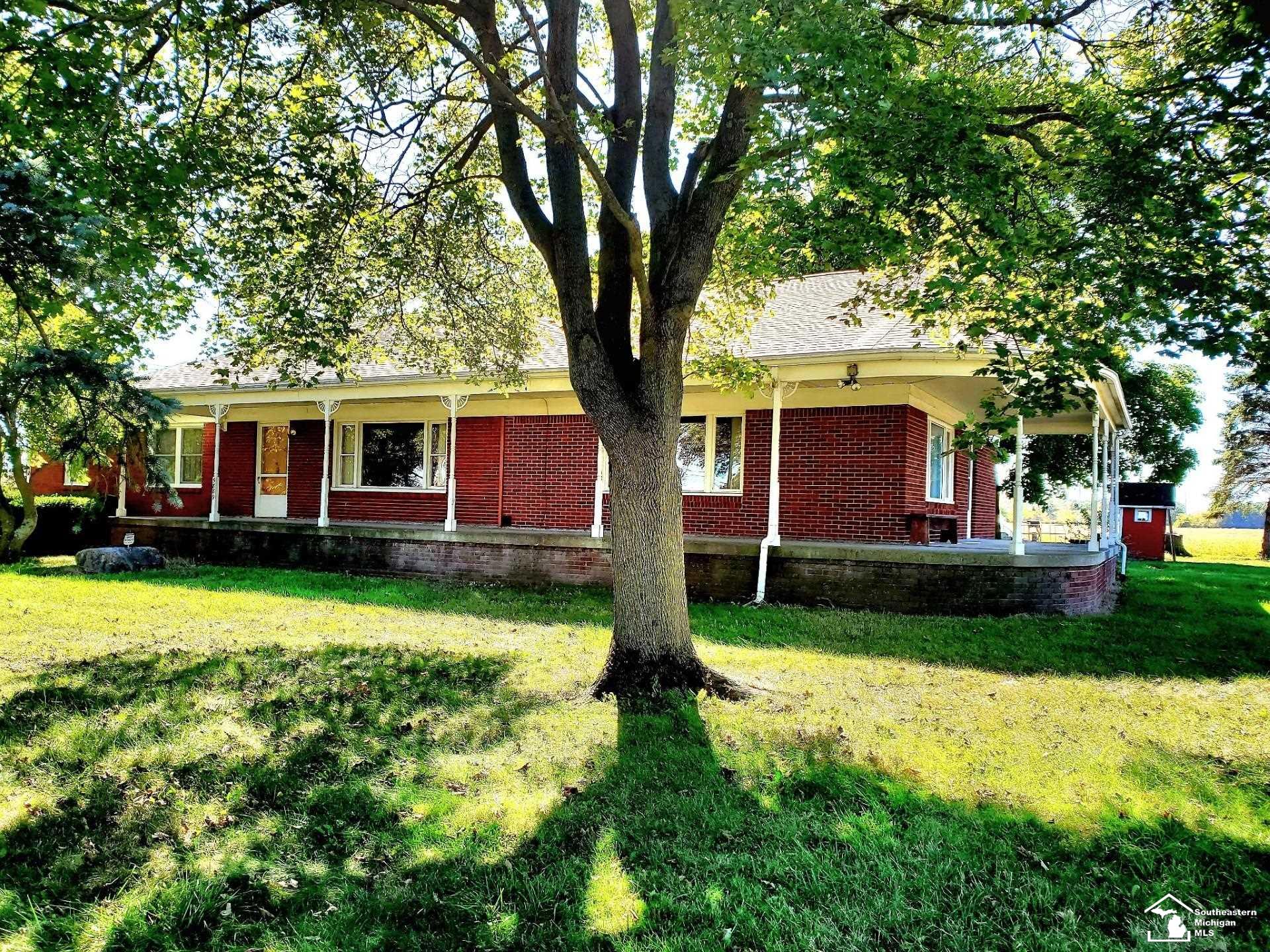 5889 E Albain RD