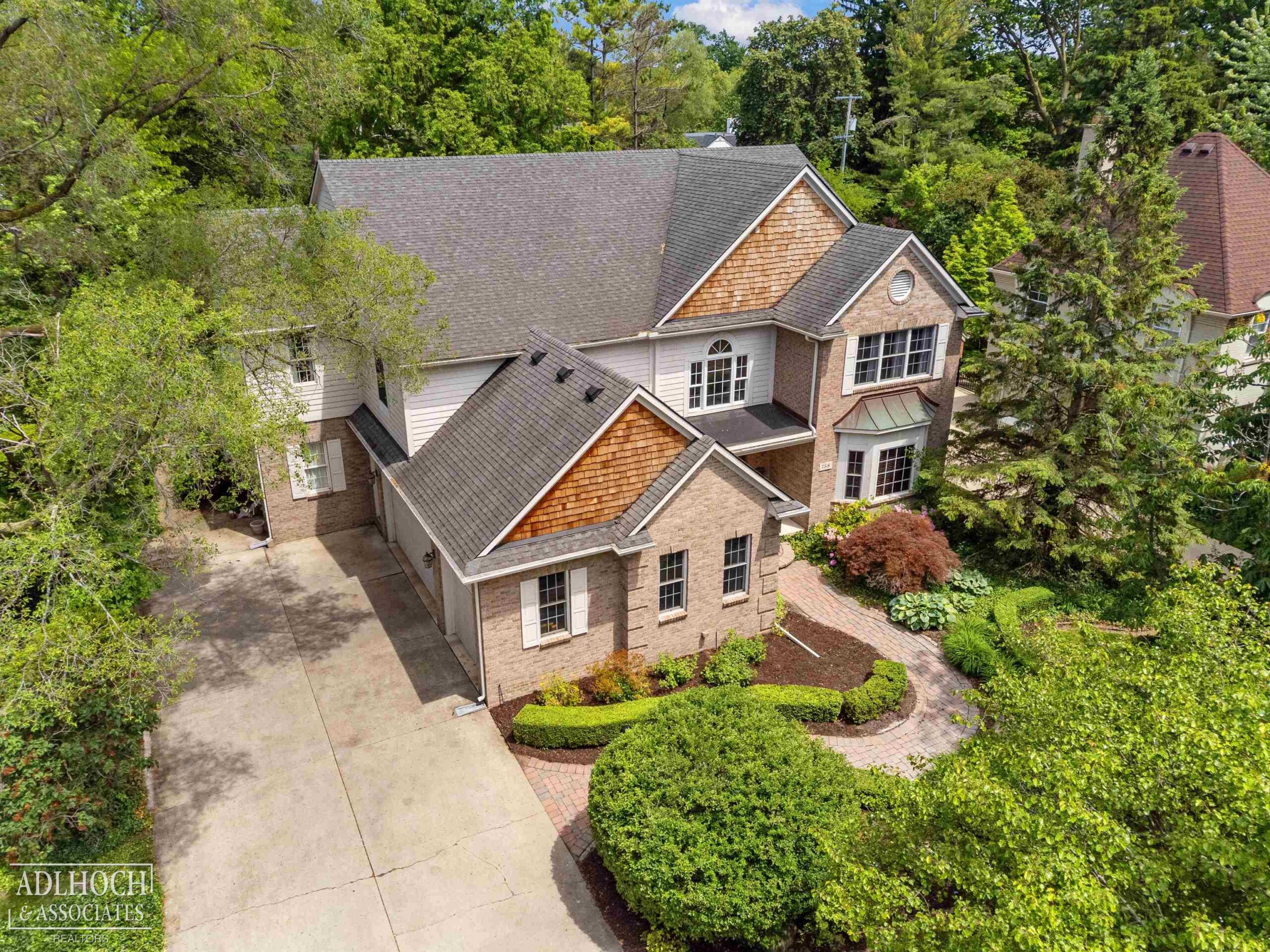 758 Middlesex RD