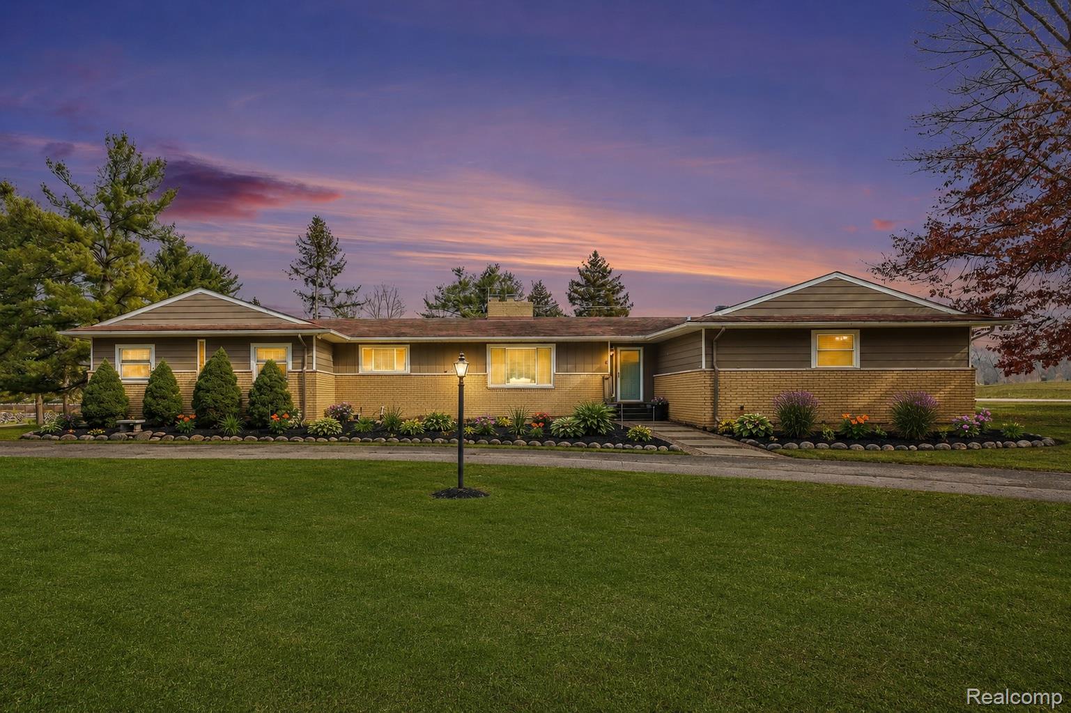 1575, Kellogg, Brighton, Michigan, 48114