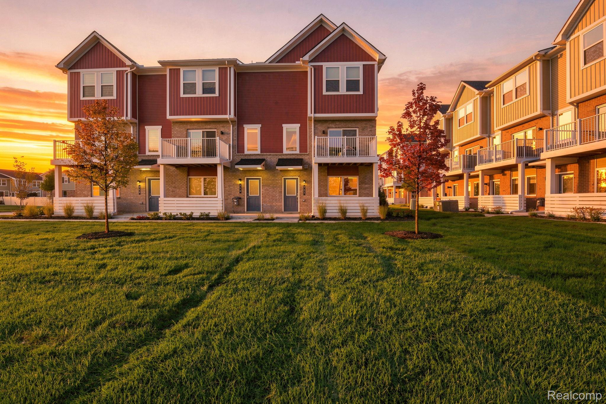 762, Huntley, Troy, Michigan, 48085