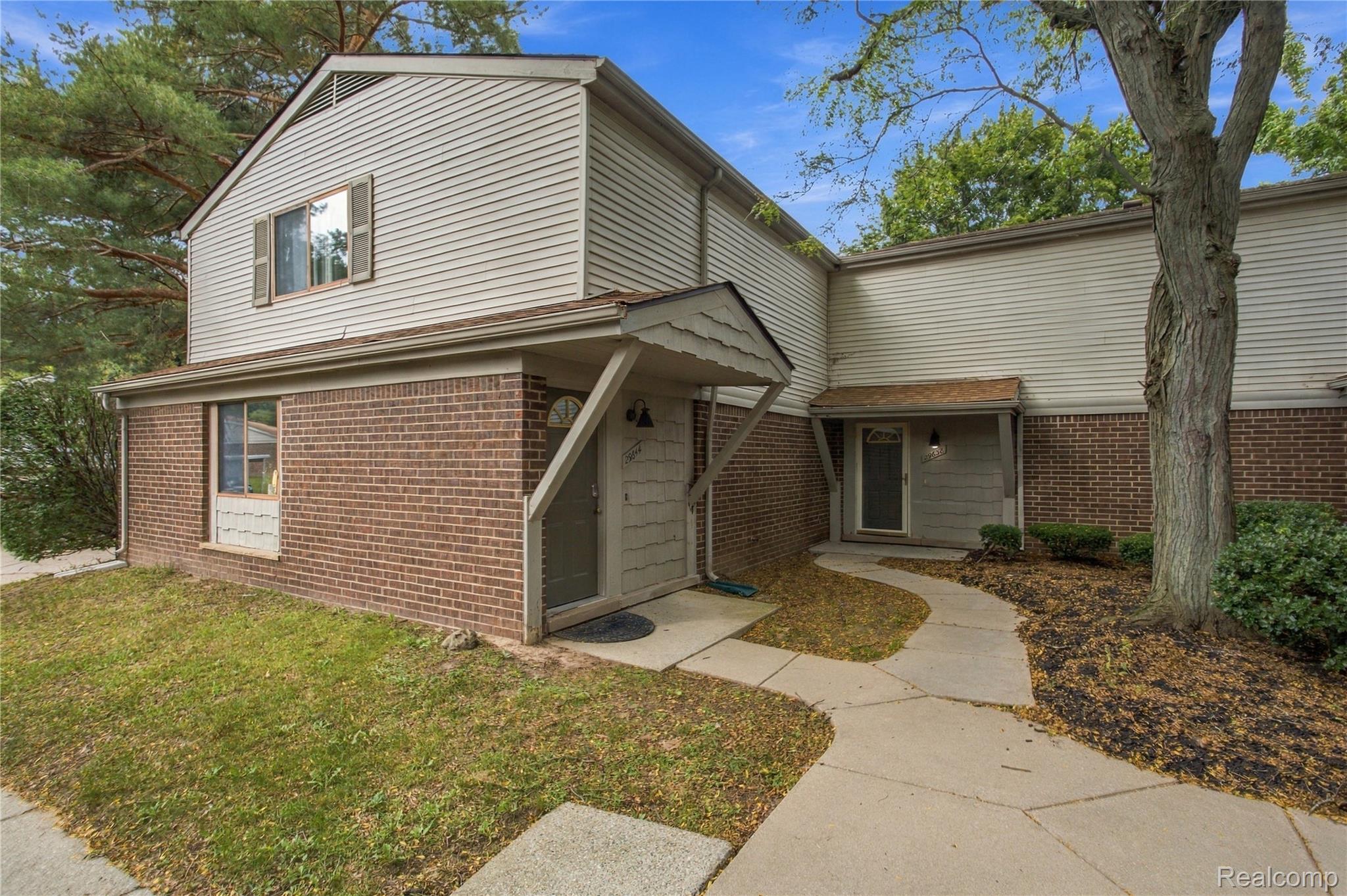 29638, Farmbrook Villa, Southfield, Michigan, 48034